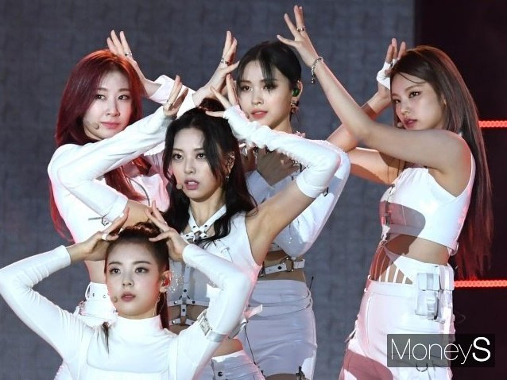 [전문] '있지' 채령, 코로나19 확진… 리아·예지 이어 3번째
