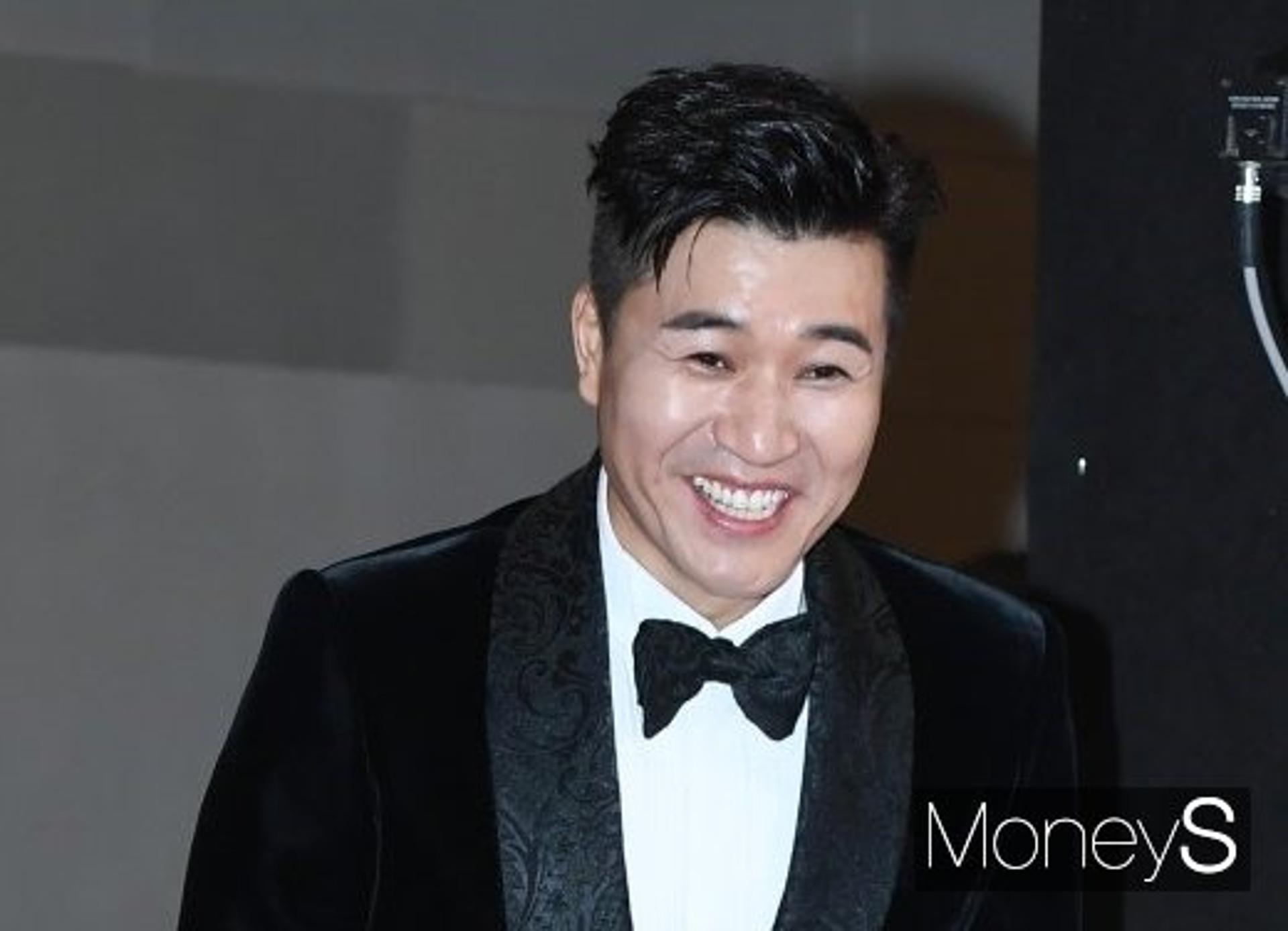 [전문]"부스터샷 맞았는데"… 김종민도 확진, 방송가 '비상'