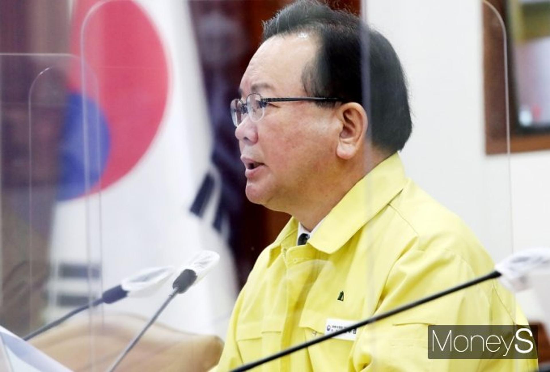 김부겸 "오미크론 유행 3월 중순에 정점"… 하루 25만명 전망(상보)