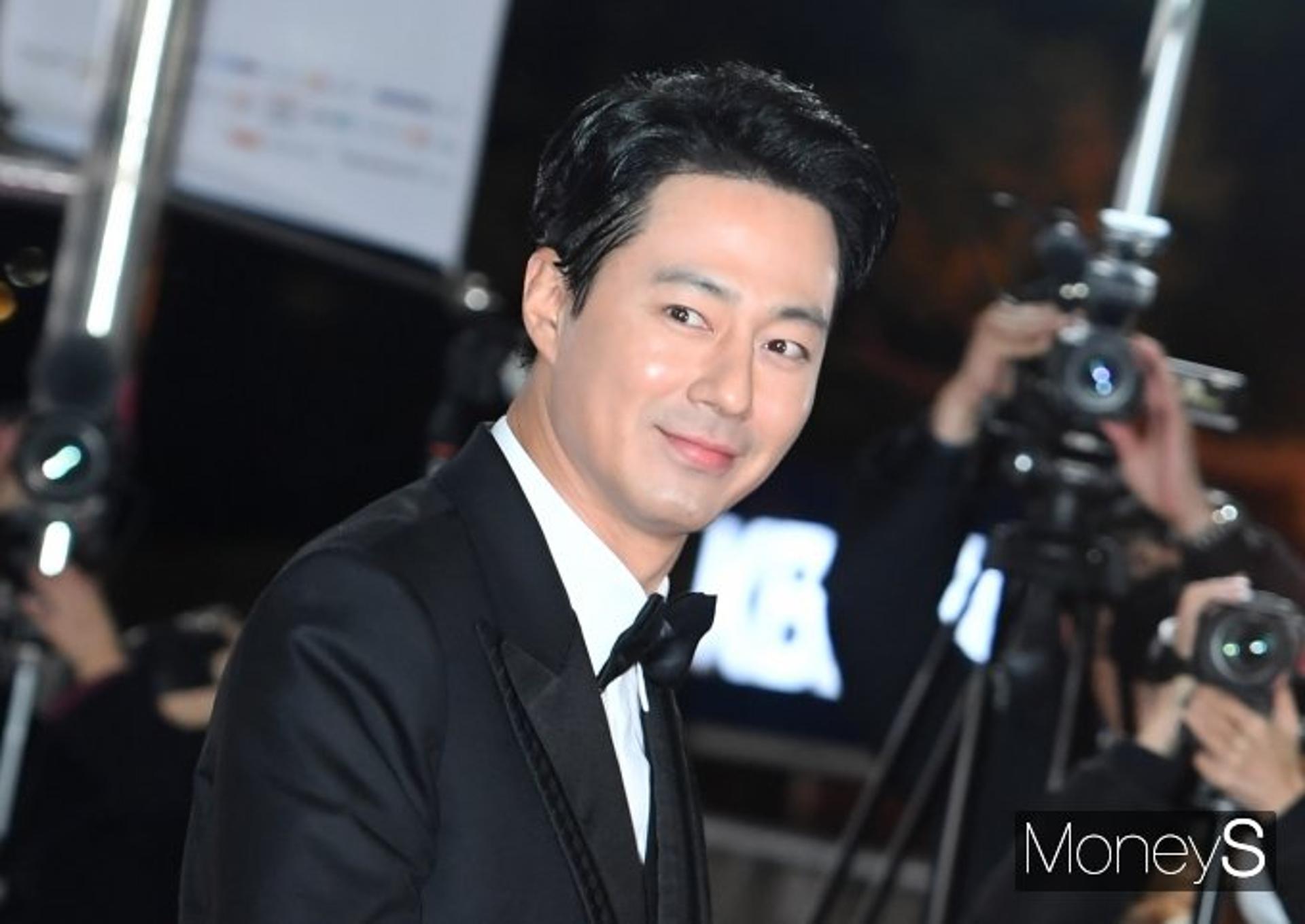 조인성, 결혼 질문에 '당황'… "안 간 게 아니라 못 간 것"