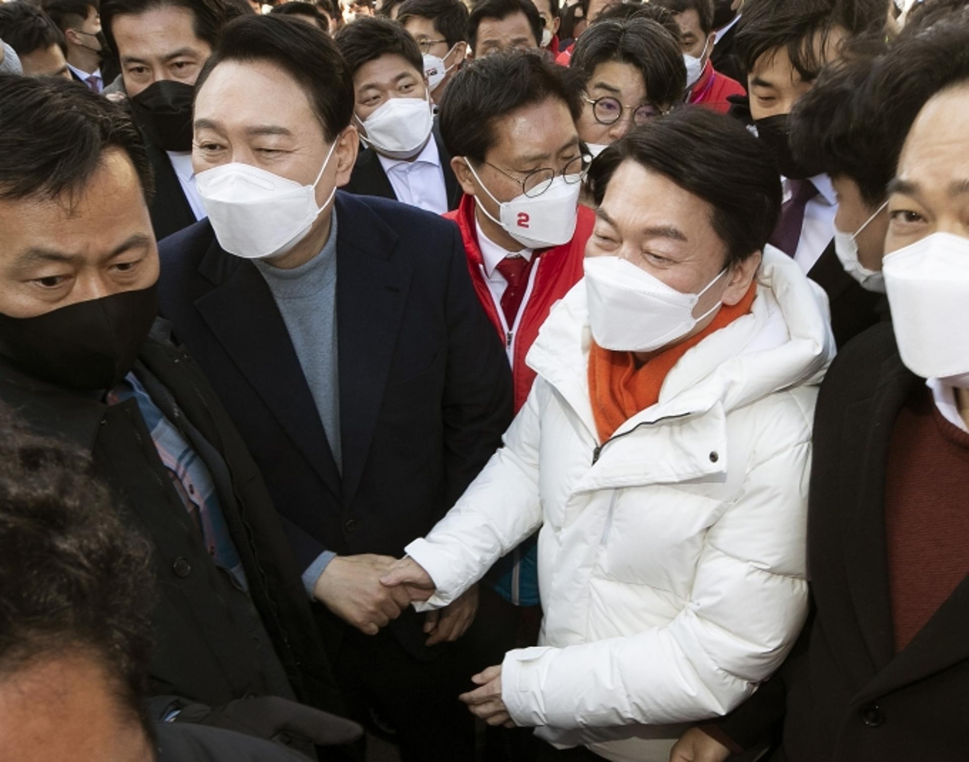 안철수, 단일화 논란 속 尹 지원유세… "반드시 정권교체"