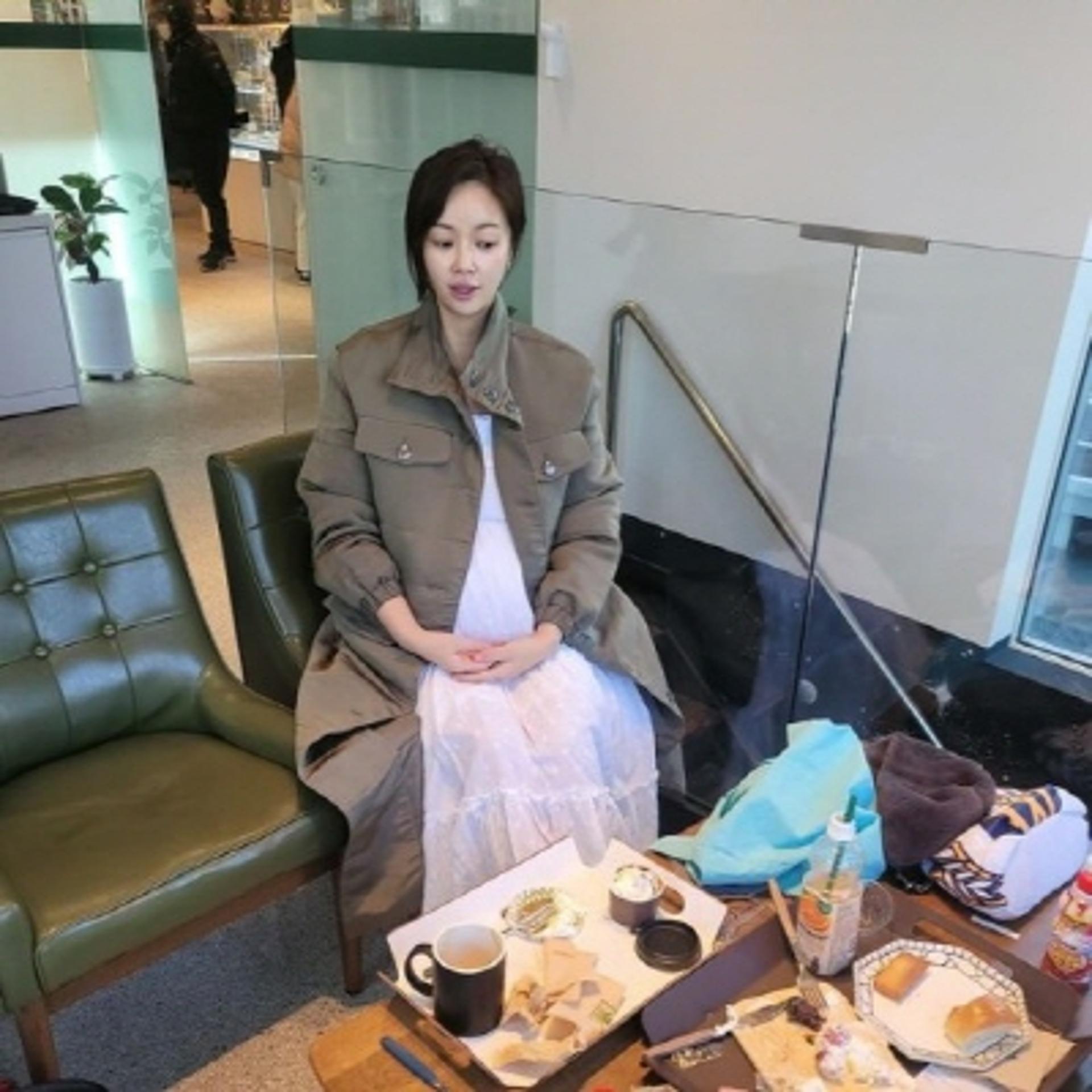 이혼 위기 극복 황정음, 둘째 임신 근황 공개… ‘출산 임박’