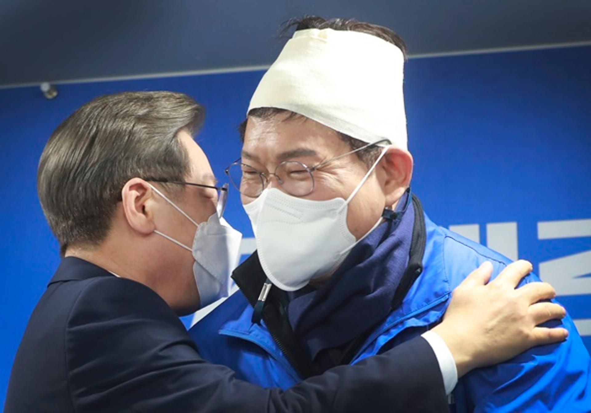 송영길 성매매 의혹 영상 '허위' 맞다면서 재배포 금지 가처분 안받아들인 법원… '왜?'
