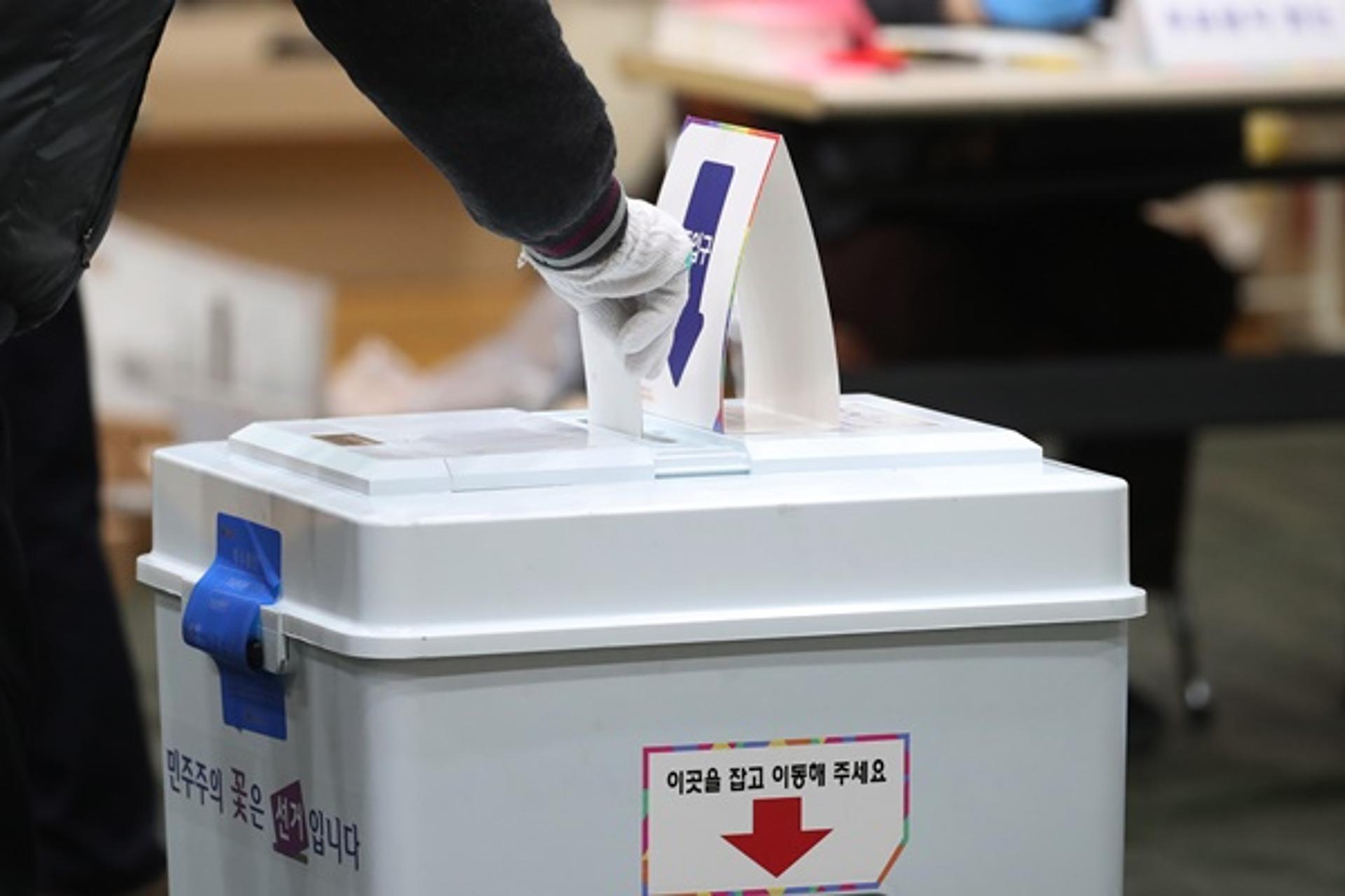 [20대 대선] 오전 11시 투표율 16.0%… 대구 18.7%·광주 13.0%
