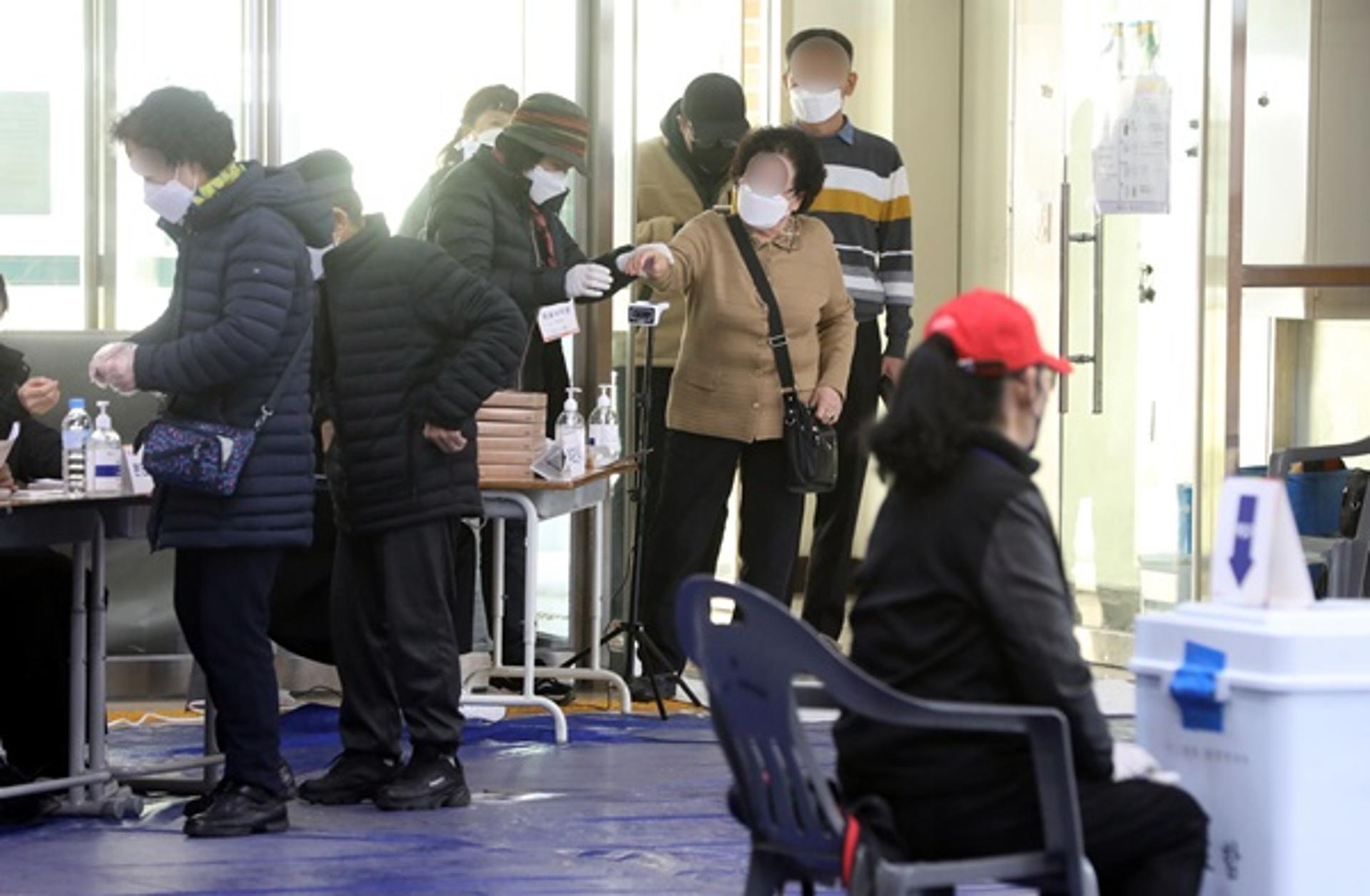 '사전투표 포함' 오후 1시 투표율 61.2%… 19대보다 5.7%p 높아