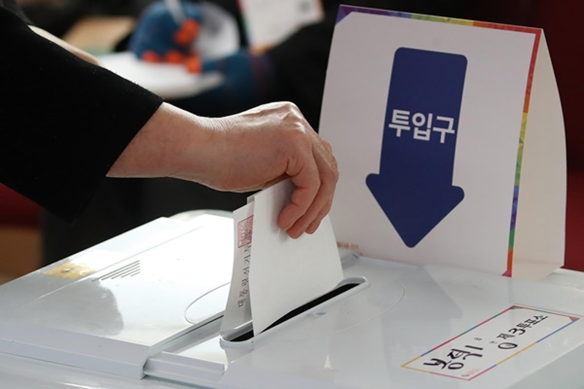 오후 5시 투표율 73.6%, 19대보다 3.5%p↑… 확진자 투표 곧 시작
