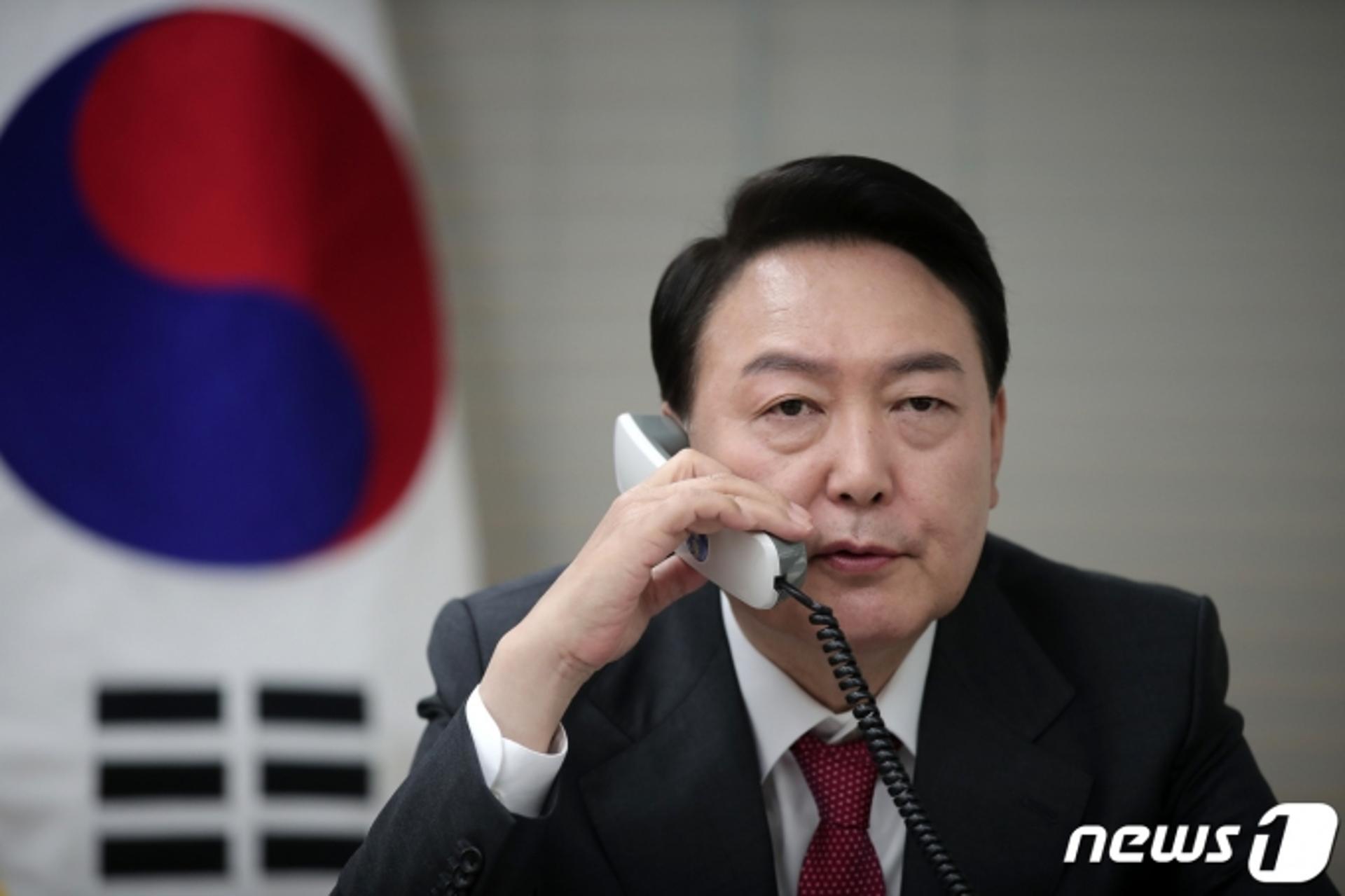 "동족 대결에 환장한 자들"… '尹 정부' 출범 앞두고 北 선전매체 비난전
