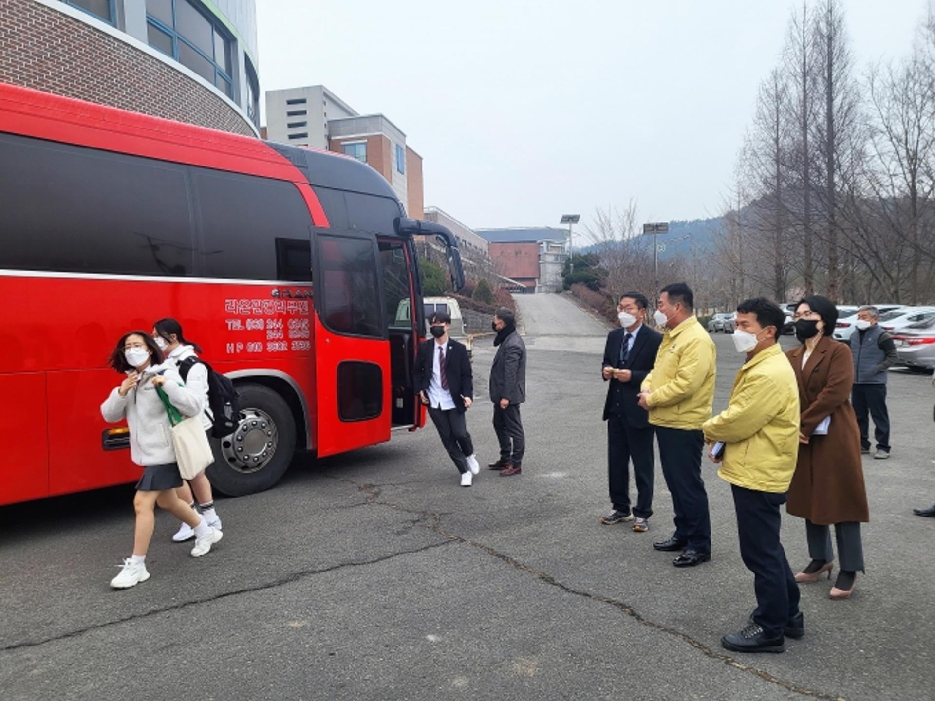 무안군, 남악·오룡 고교 통학버스 운행…학생 만족도↑