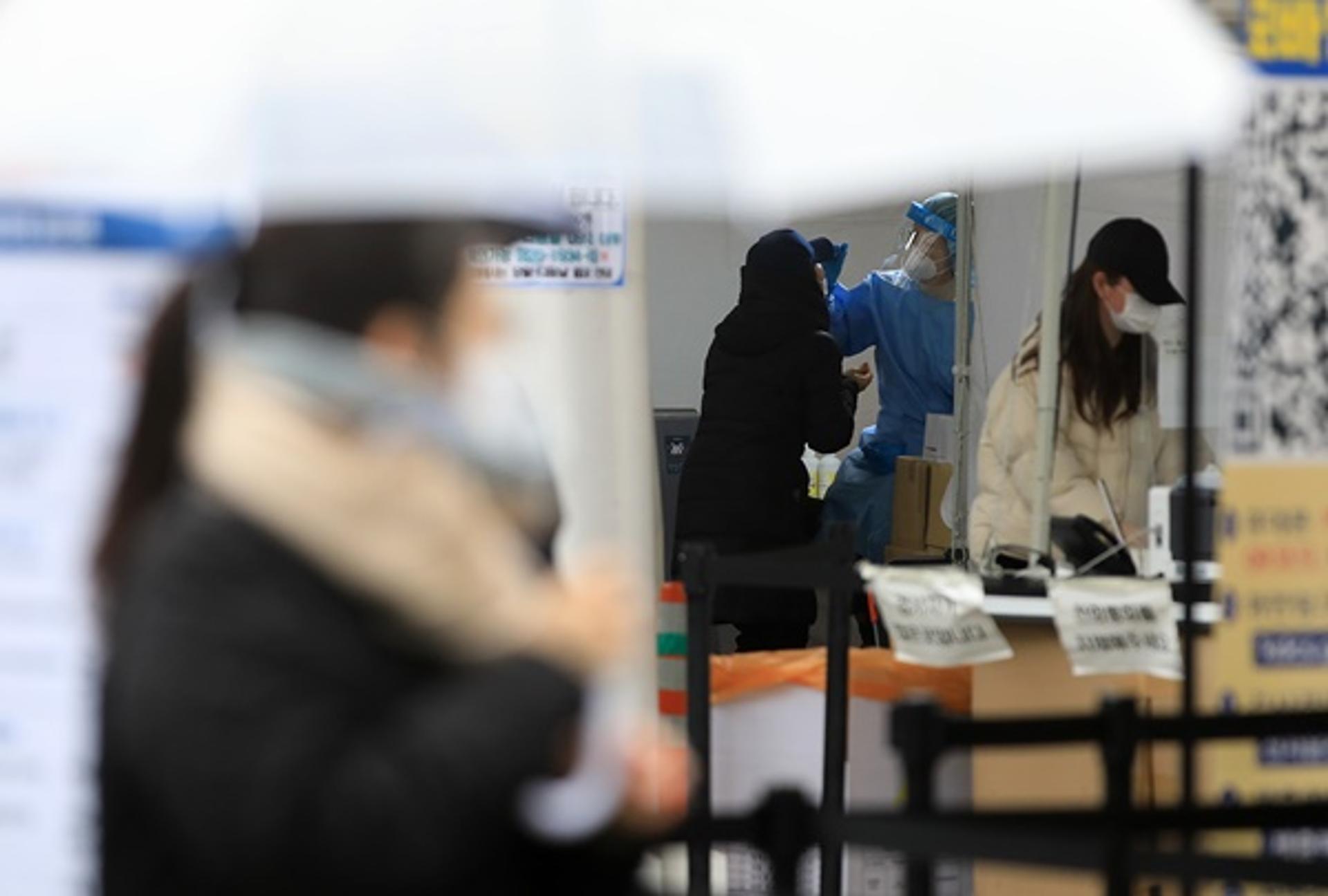 신규 확진자 36만명 전후 예상… 거리두기 조정안 본격 검토