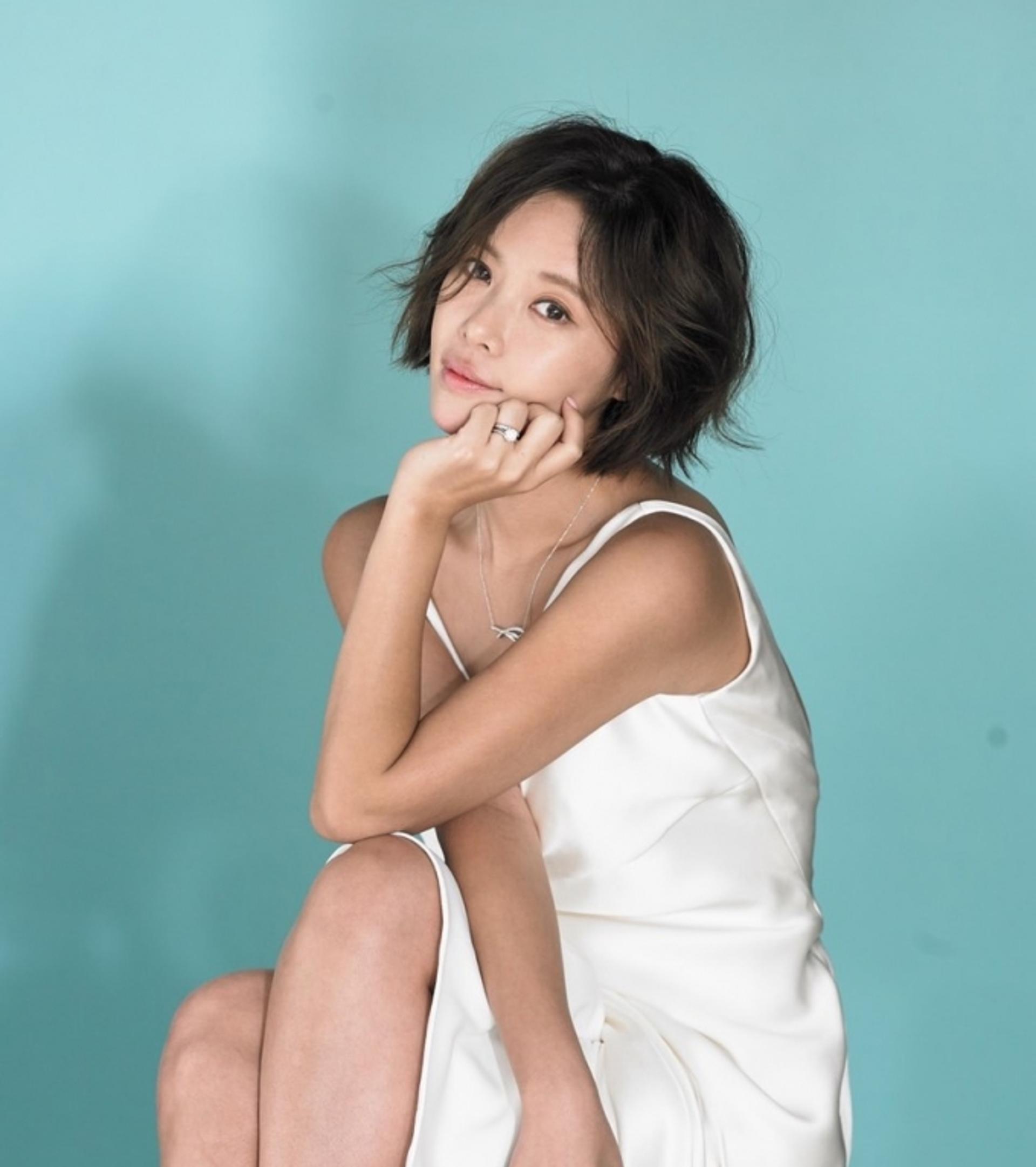 '이영돈♥' 황정음 둘째 출산, "산모와 아이 모두 건강"