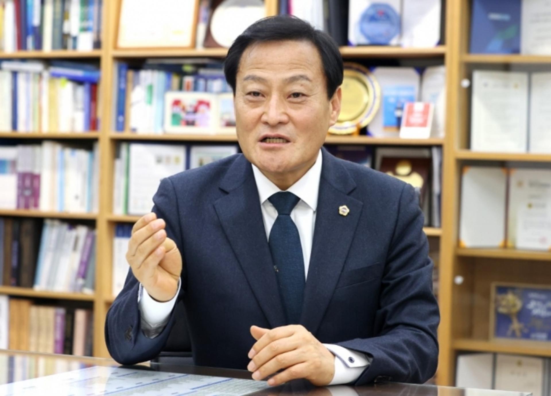 '함께만드는 수원'…경기도의회 장현국 의장, 수원특례시장 출마선언