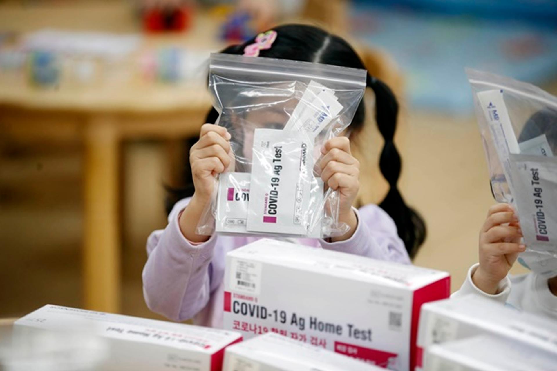 27일부터 자가키트 구입 제한 푼다…가격은 6000원 유지
