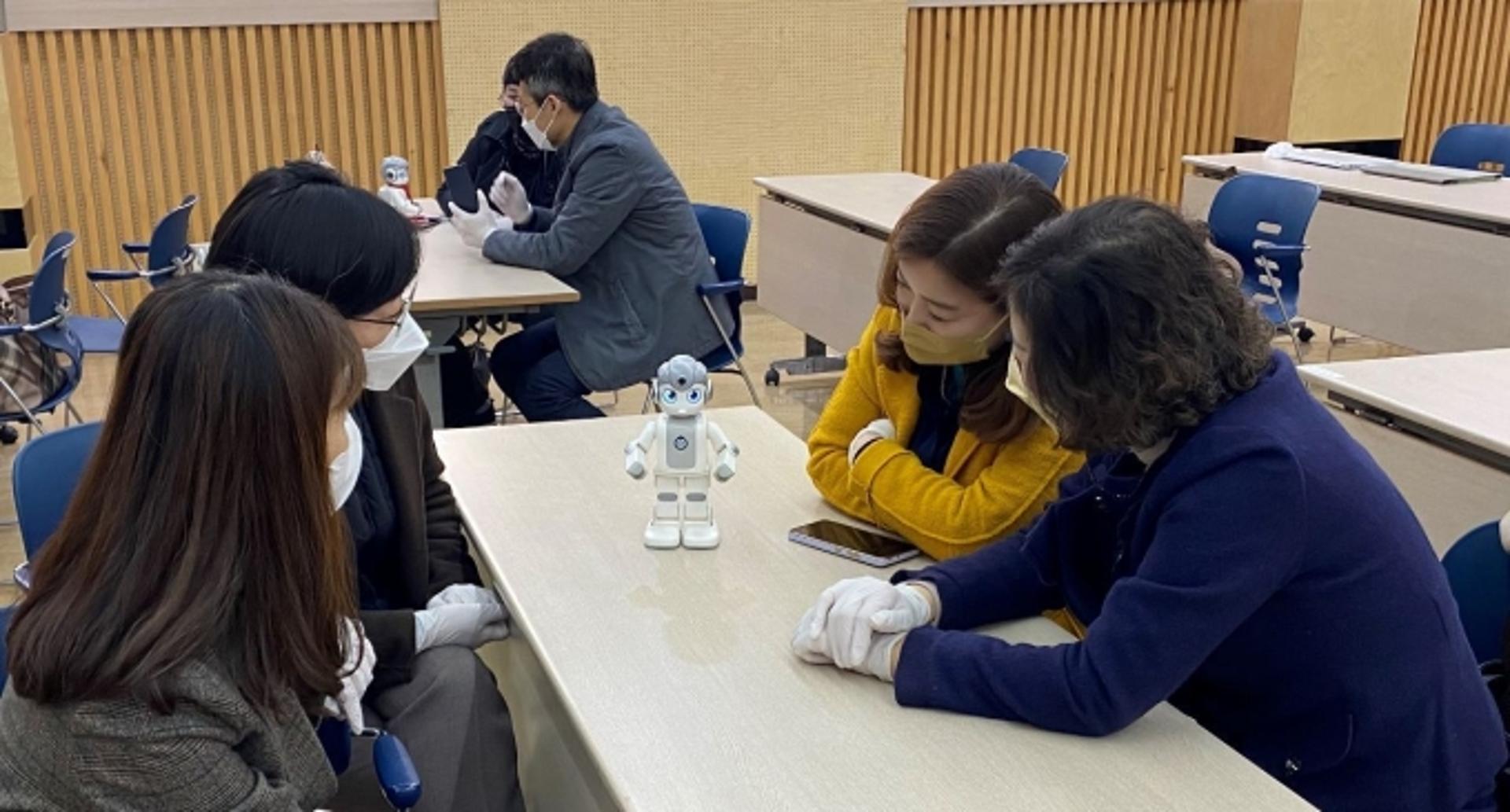 경기도, 어린이집 210개소에 인공지능 로봇 대여…영유아 신기술 경험 제공