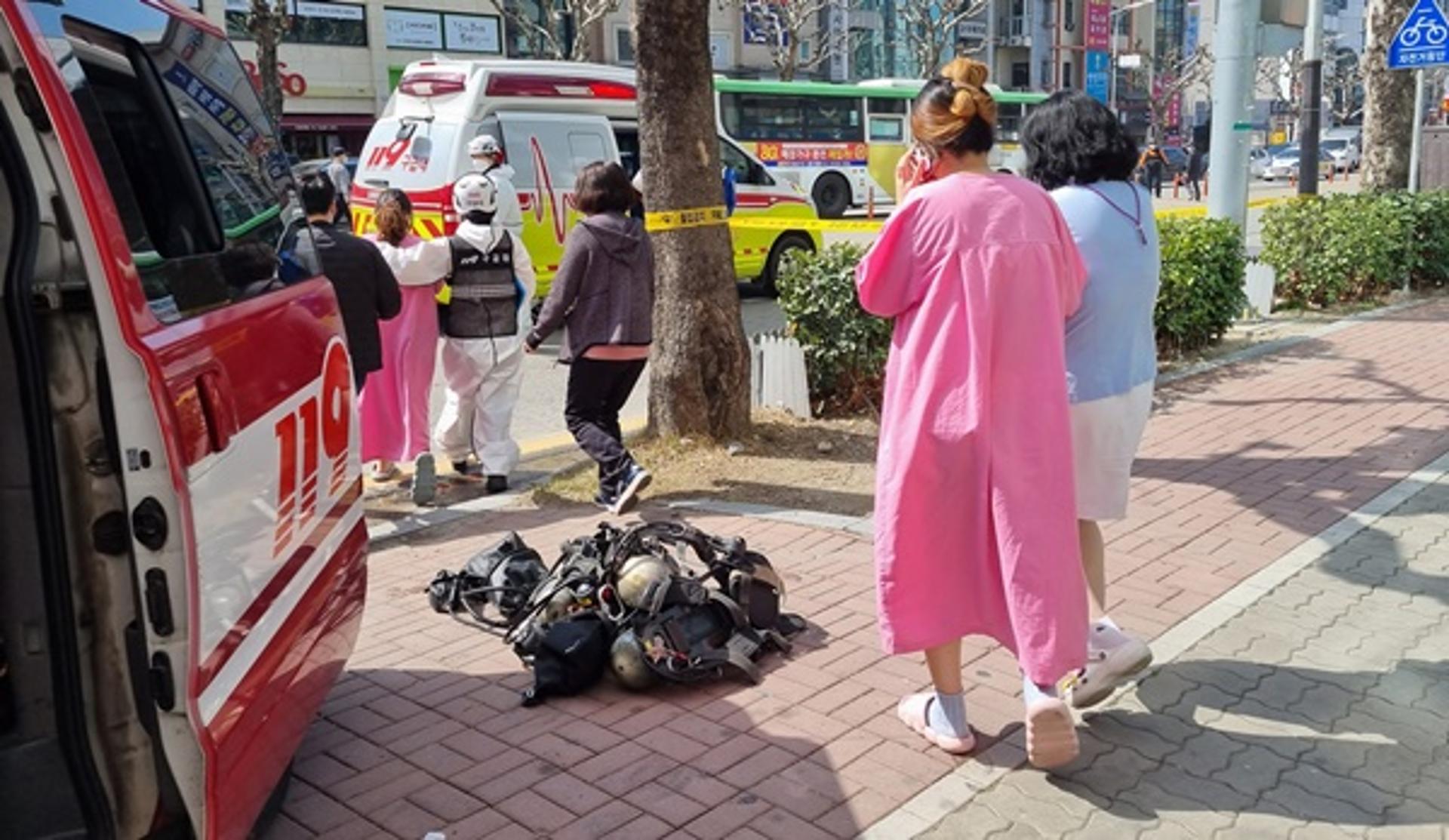 청주 산부인과 화재… 산모·신생아 등 10여명 '연기흡입'(상보)