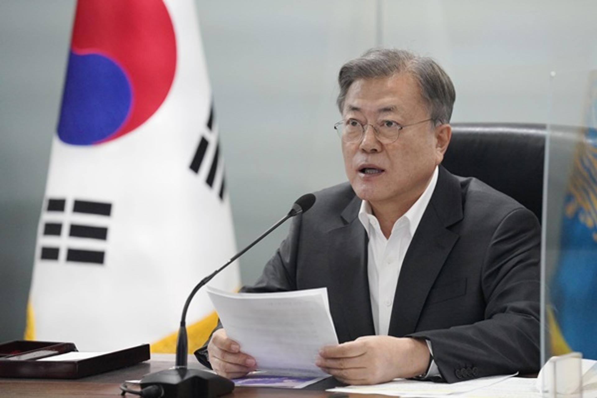 문 대통령 재산 21.9억…김정숙 여사 사저 짓느라 11억 빌렸다