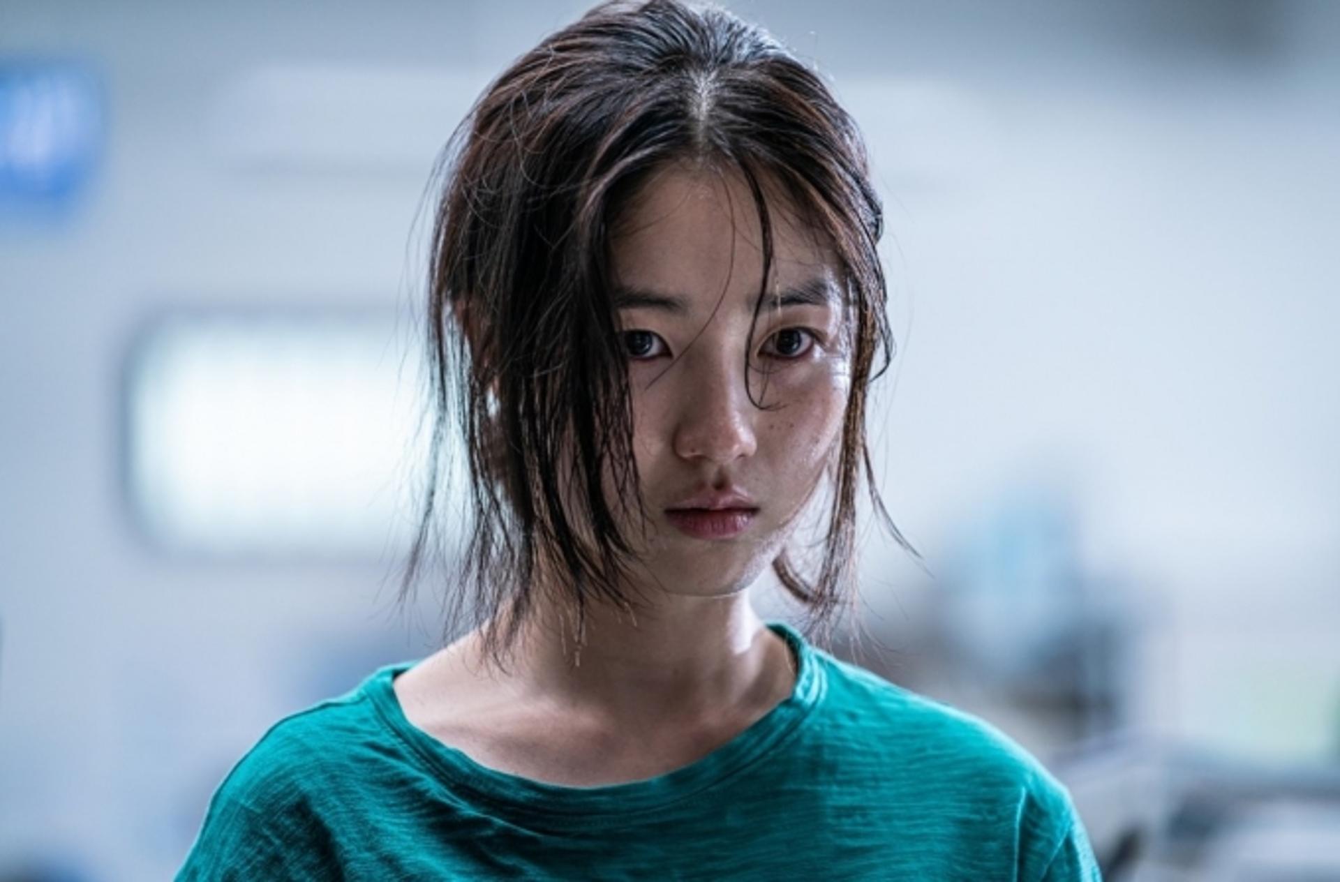 [영화-불도저에 탄 소녀] “자꾸 건드니까 보여드릴게”