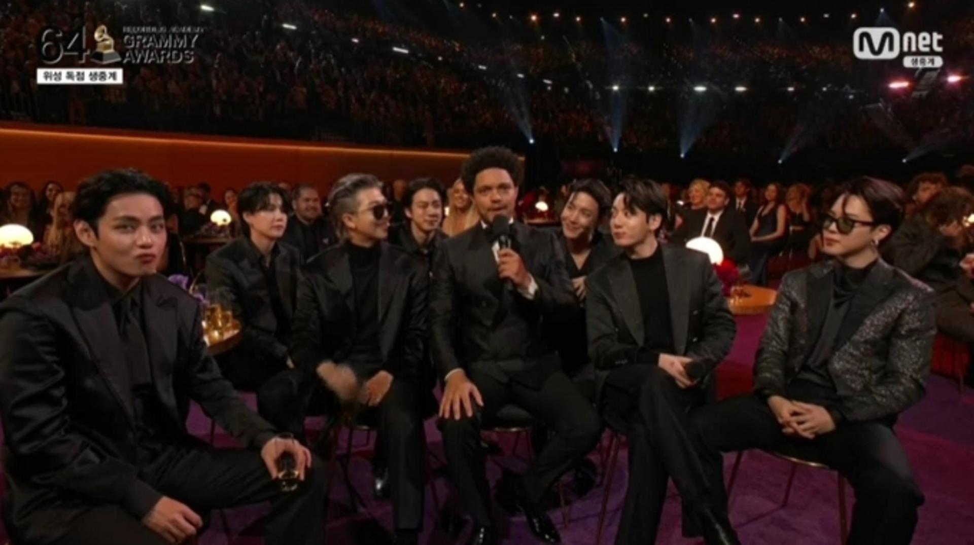 "무궁화 꽃이 피었습니다"… 방탄소년단, 트레버 노아 인터뷰 중 '깜짝'