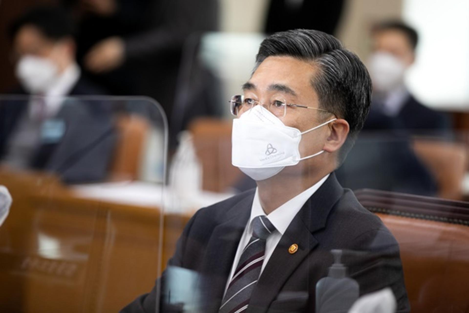 서욱, 우크라 국방장관과 통화… "러 '민간인 학살' 심각한 우려"