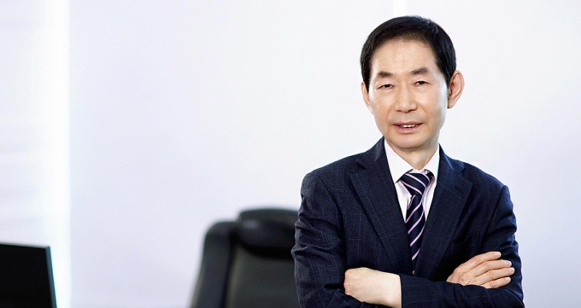 매각 늦어지는 KDB생명… 대표 연임 승부수 던졌다