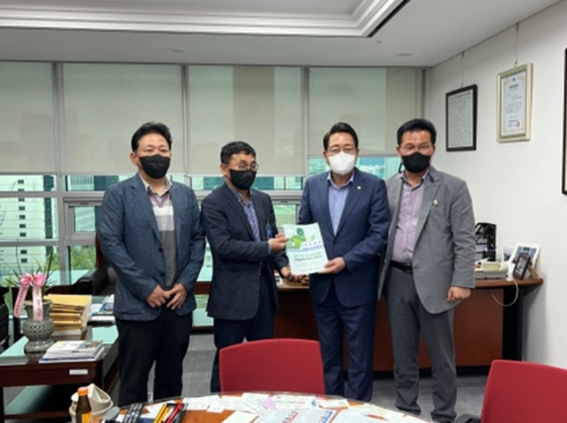 광주·이천·여주시, 'GTX 확충 국정과제 채택 건의서' 대통령직인수위원회에 제출