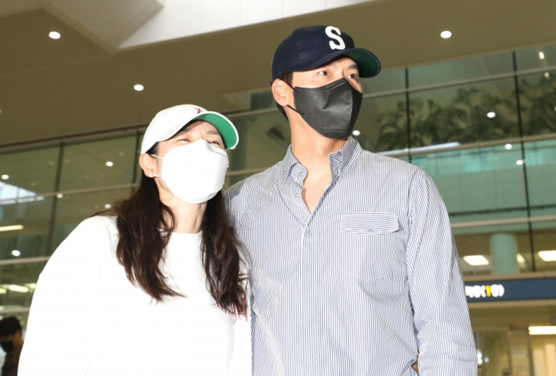 "美신혼여행 다녀왔어요"… 손예진♥현빈 부부, 깨 쏟아지네?