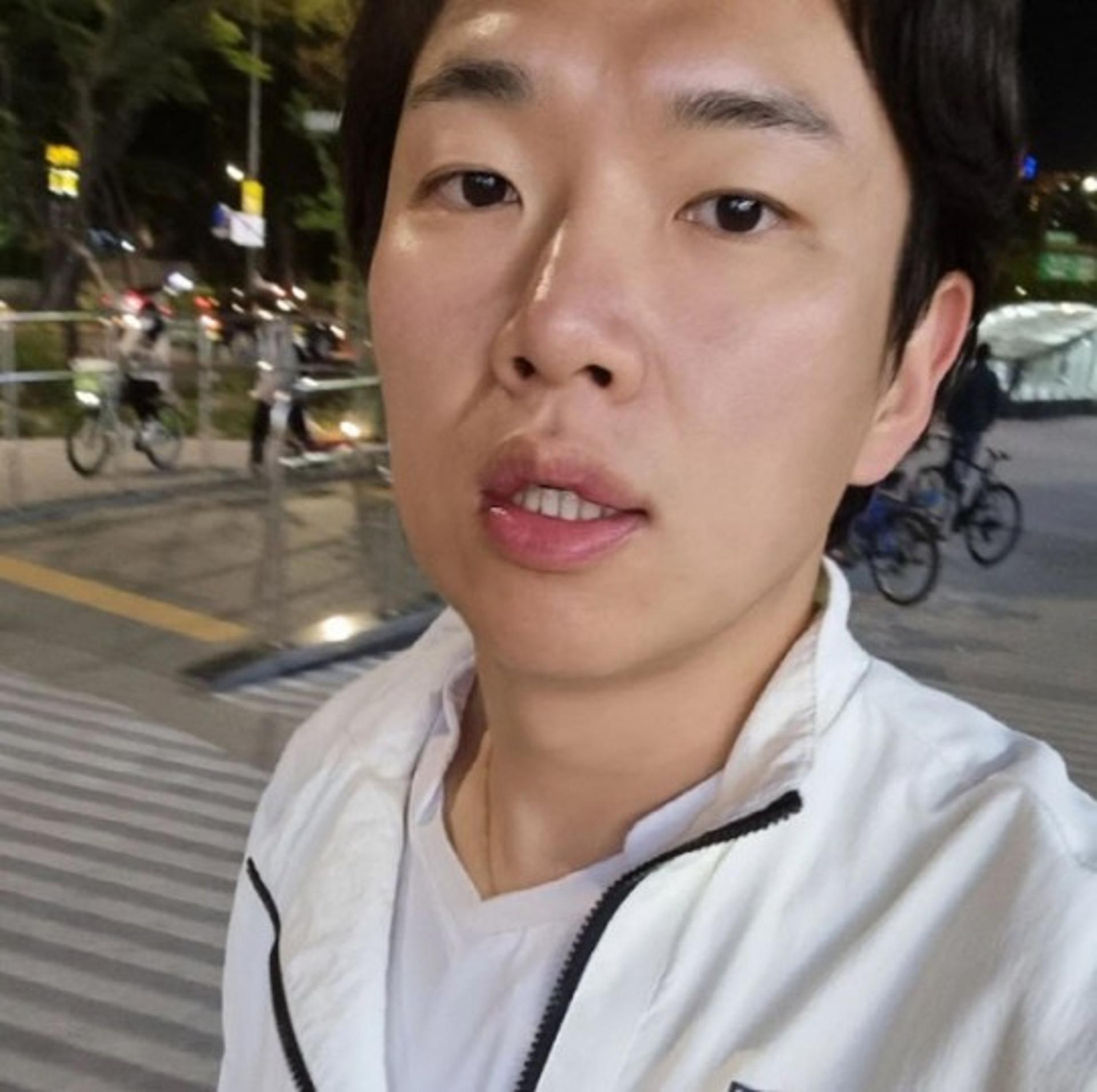 "나 빼고 다 꼈어"… 장성규, 노 마스크로 외출했다가 '당황'