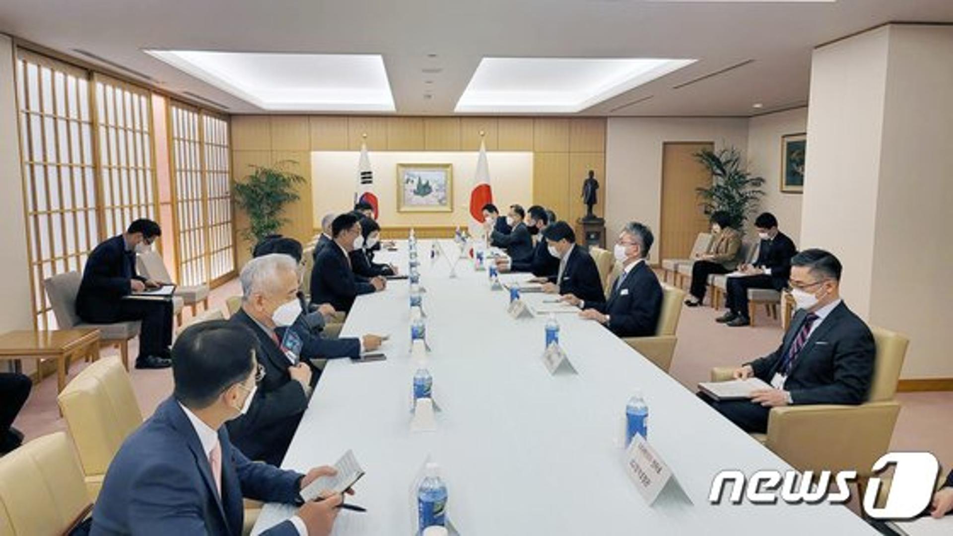 "말보다 행동"… 尹취임식 참석 日외무상, 기선제압 나서나?