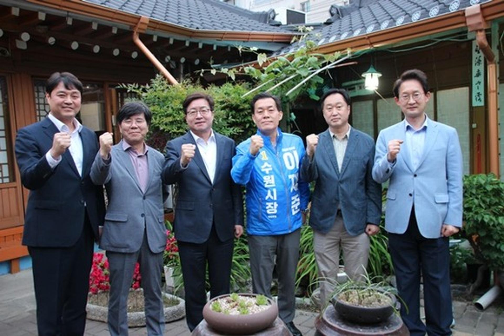 민주당 수원시장 후보 '원팀' 구성…김희겸·김준혁·김상회·조석환 뭉쳤다
