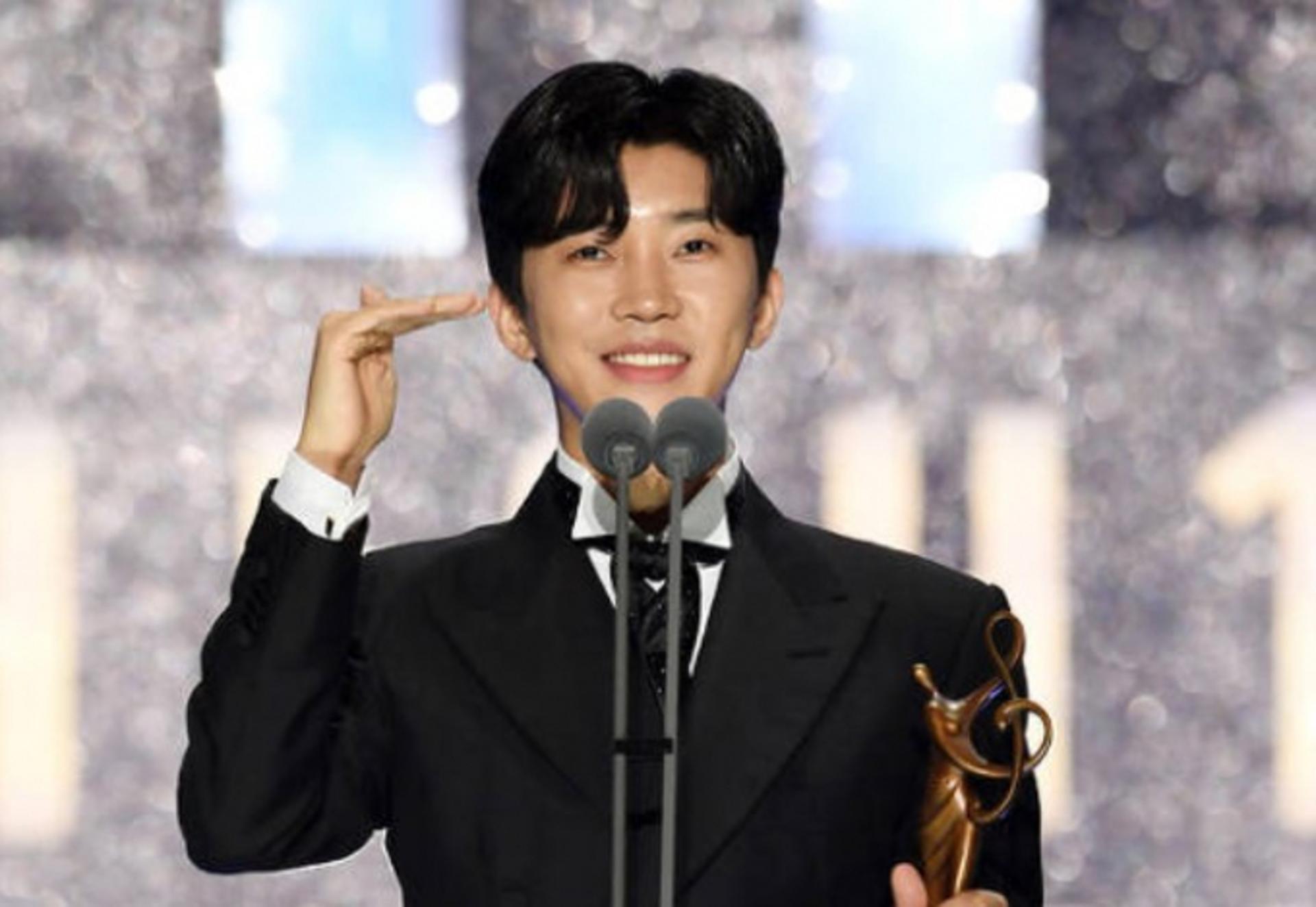 "임영웅한테 왜 이래"… 뮤직뱅크 해명에 더 '시끌시끌'