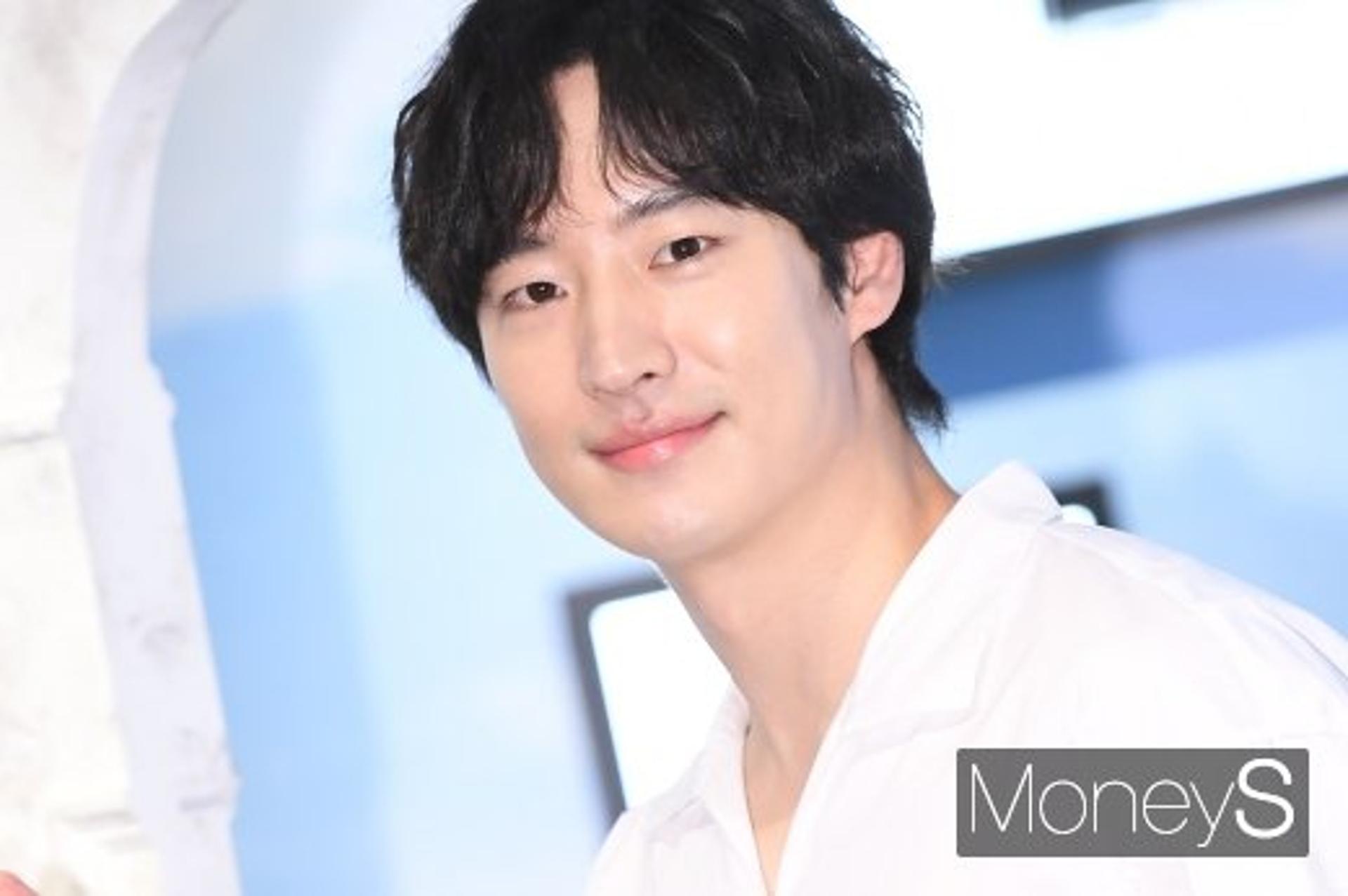 OOO과 웨딩홀 예약?… 이제훈 결혼설에 '황당'