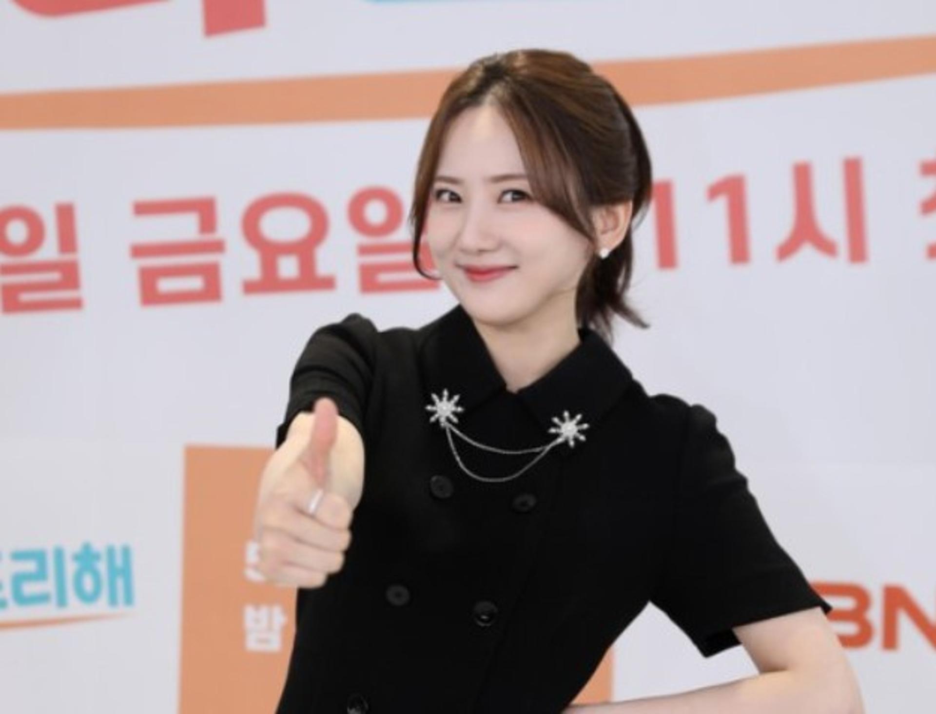 "모닝키스 달달♥"… 김지원 남편 '주목', 현빈 닮은꼴?