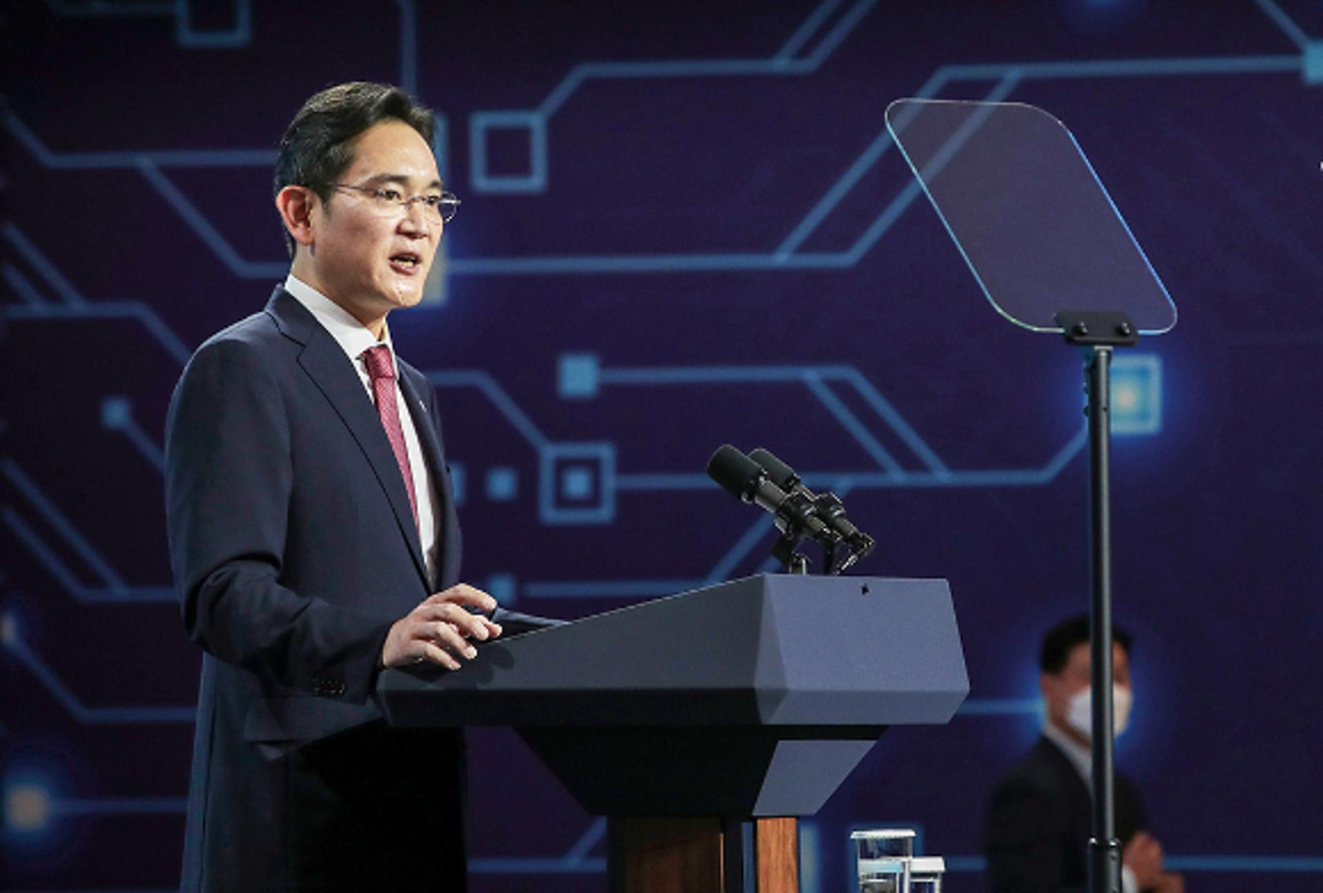 [CEO포커스] 이재용 삼성전자 부회장,  한미 반도체 동맹 구심점으로