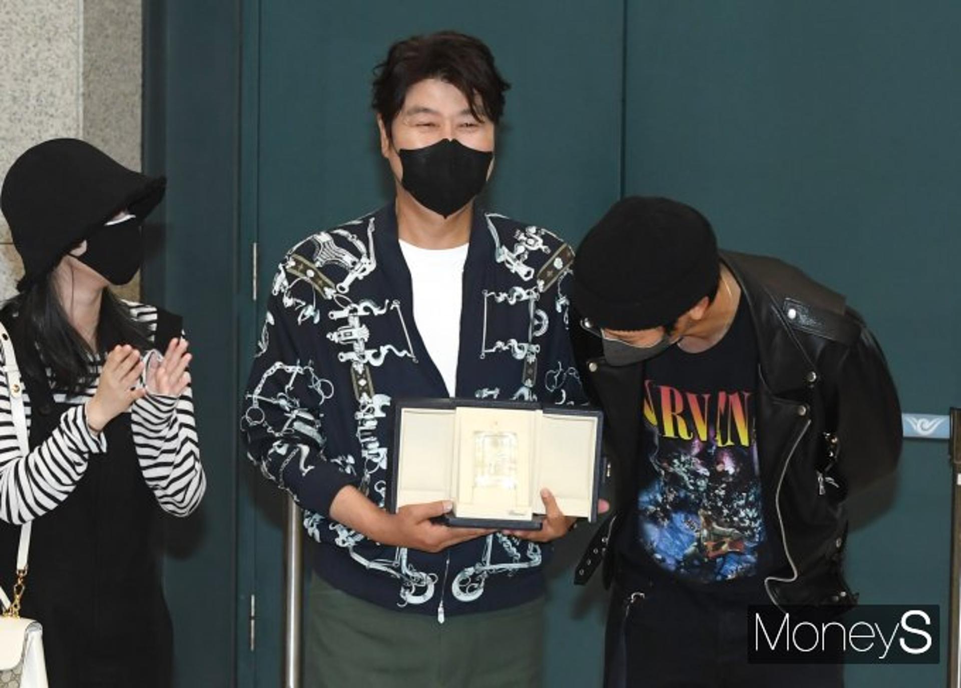'칸 남우주연상' 송강호 "박찬욱 감독=영화적 동지"