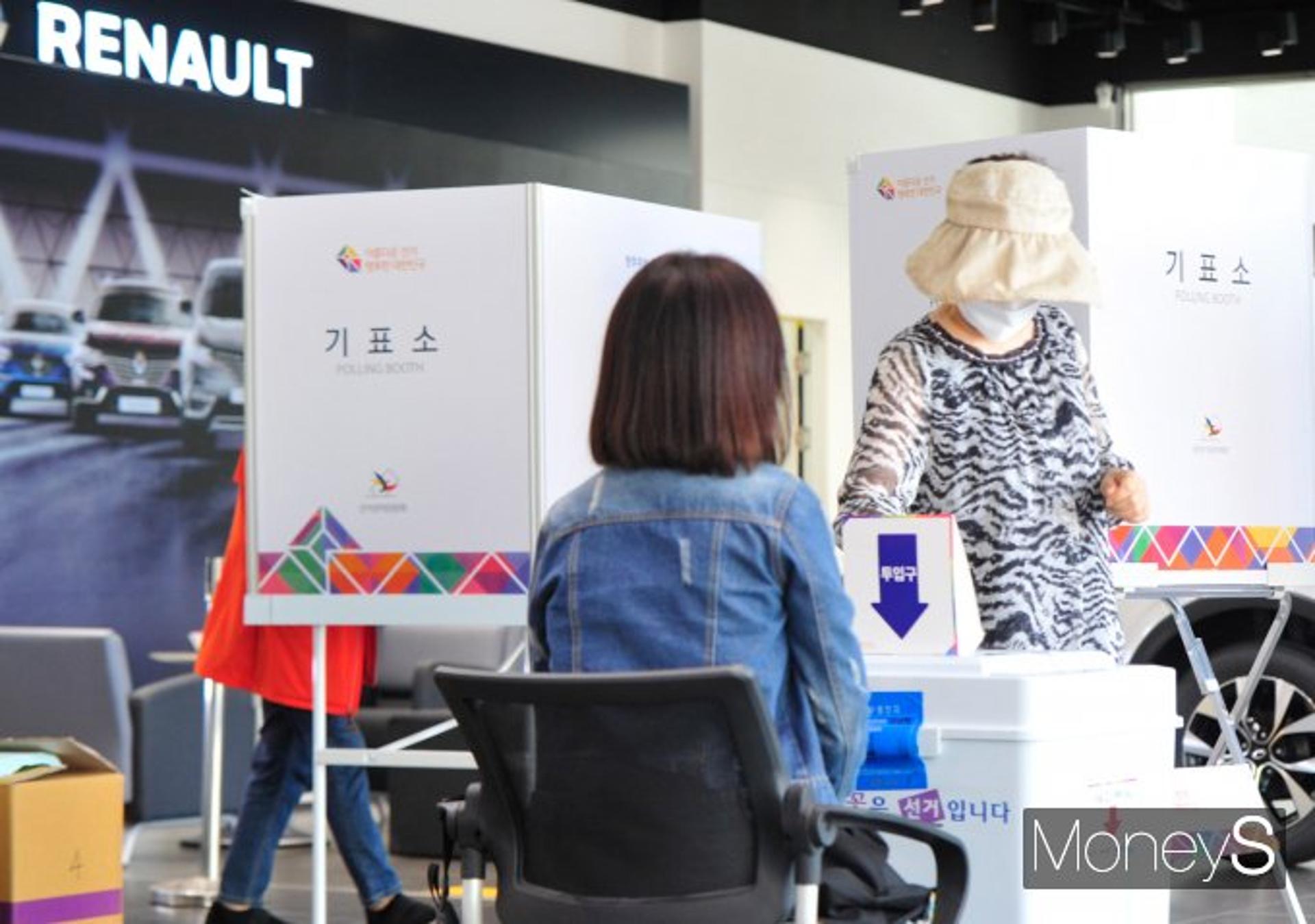 오후 3시 투표율 43.1%…전남 52.3%로 최고