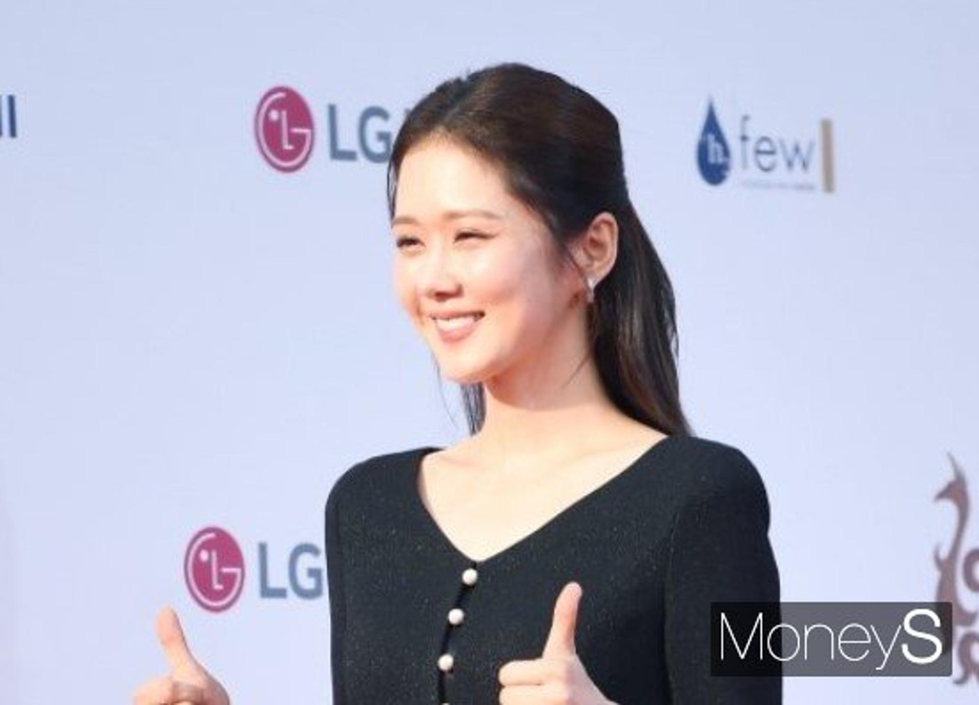 "멋진 친구와 인생 함께"… 장나라 결혼, 6월의 신부 된다