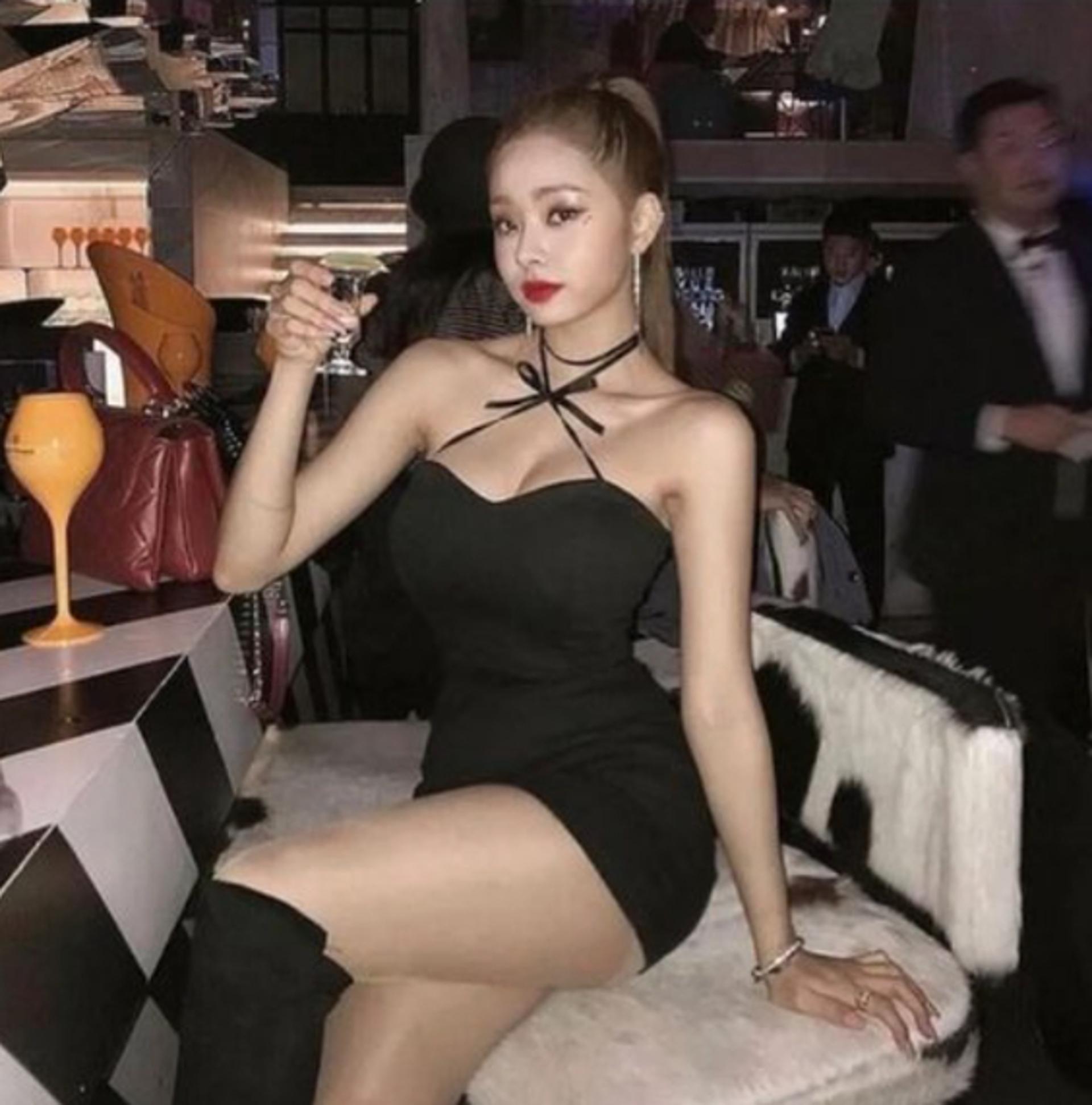 "한손엔 '이것'들고"… '복귀' 앞둔 프리지아, 버닝썬 사진이?