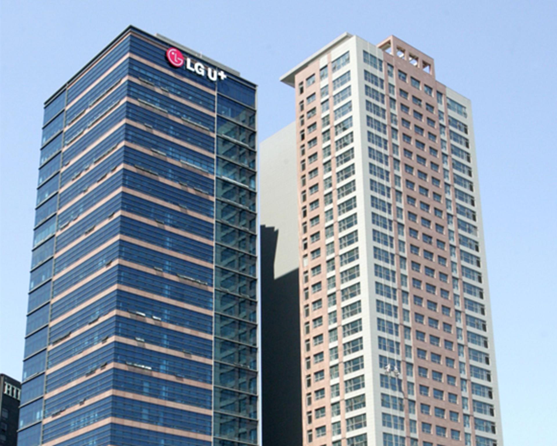 LGU+, 사상 첫 희망퇴직…  3년치 연봉·자녀 학자금 지원