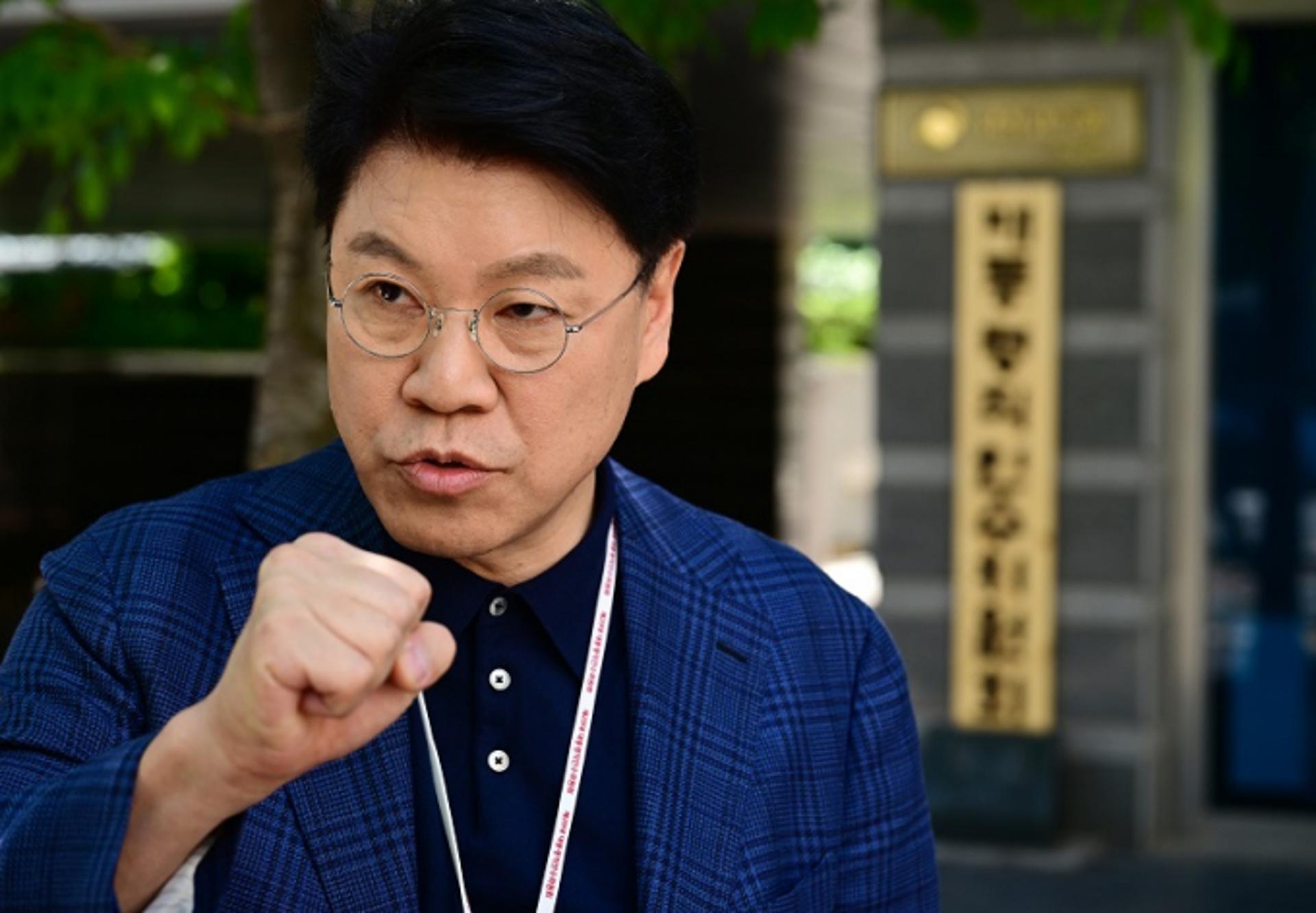 "한번 형제는 영원한 형제"… 장제원, 권성동과 갈등설 일축