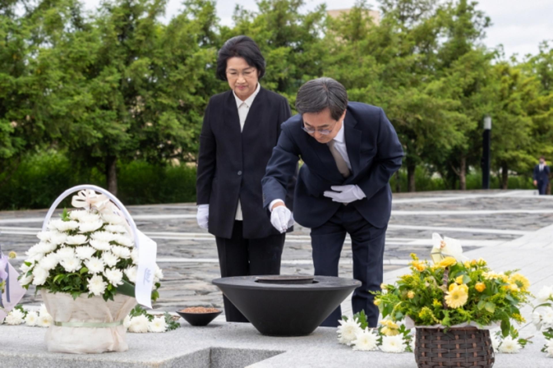'경제전문가' 김동연, 연일 정치행보...왜?
