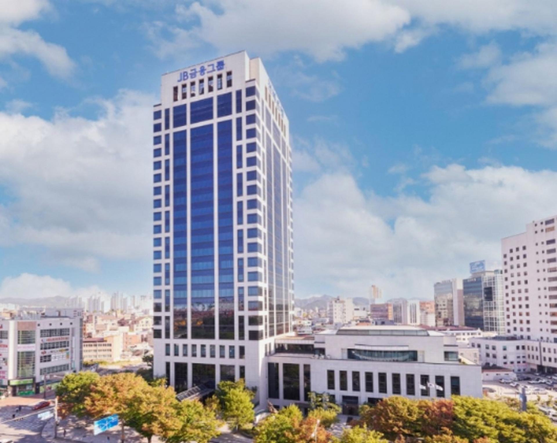 JB금융, '탄소 감축 목표' 글로벌서 인정… "ESG 경영 확대"