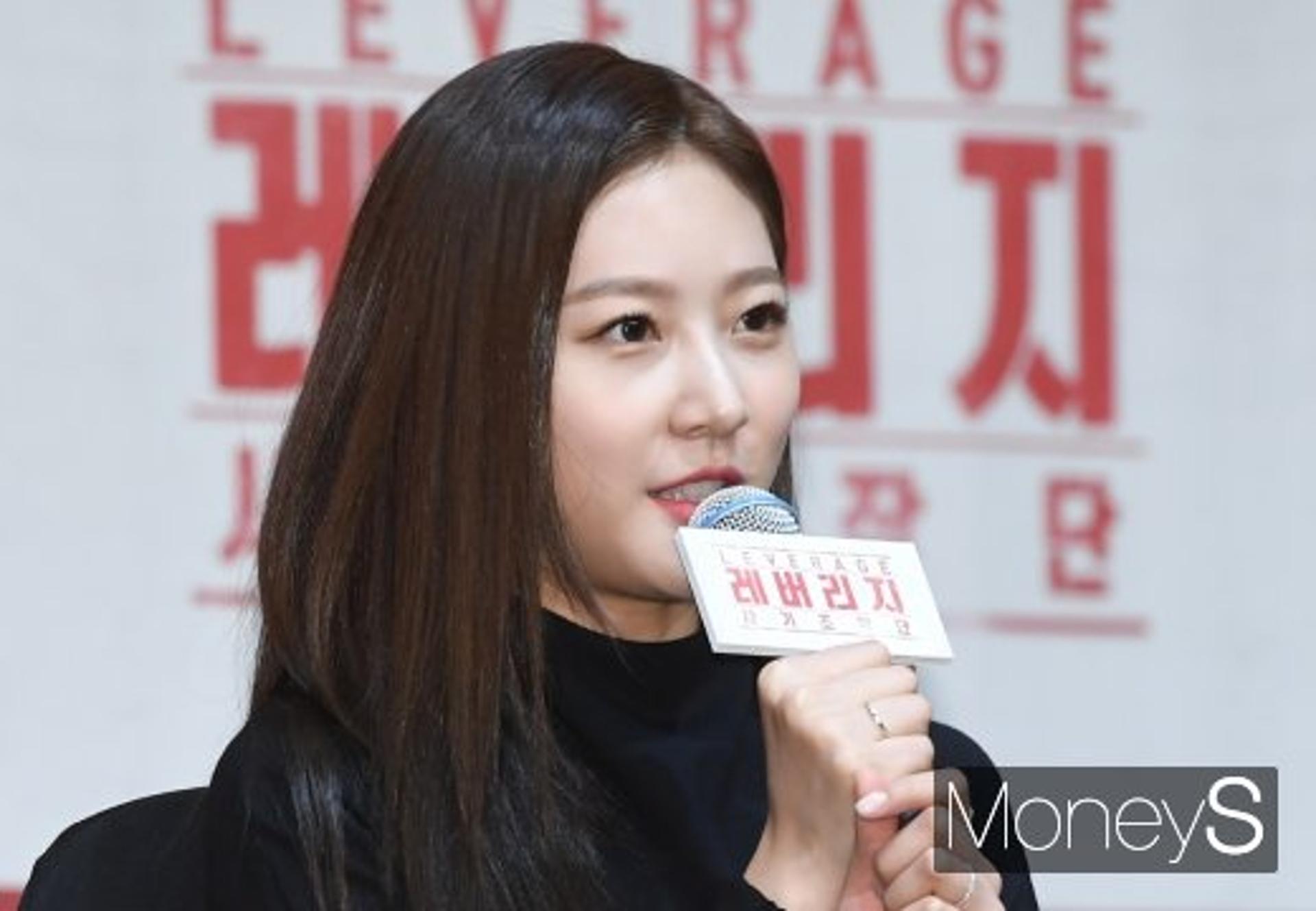 "진심으로 죄송"… '음주 사고' 김새론, 피해 건물 찾아 사과