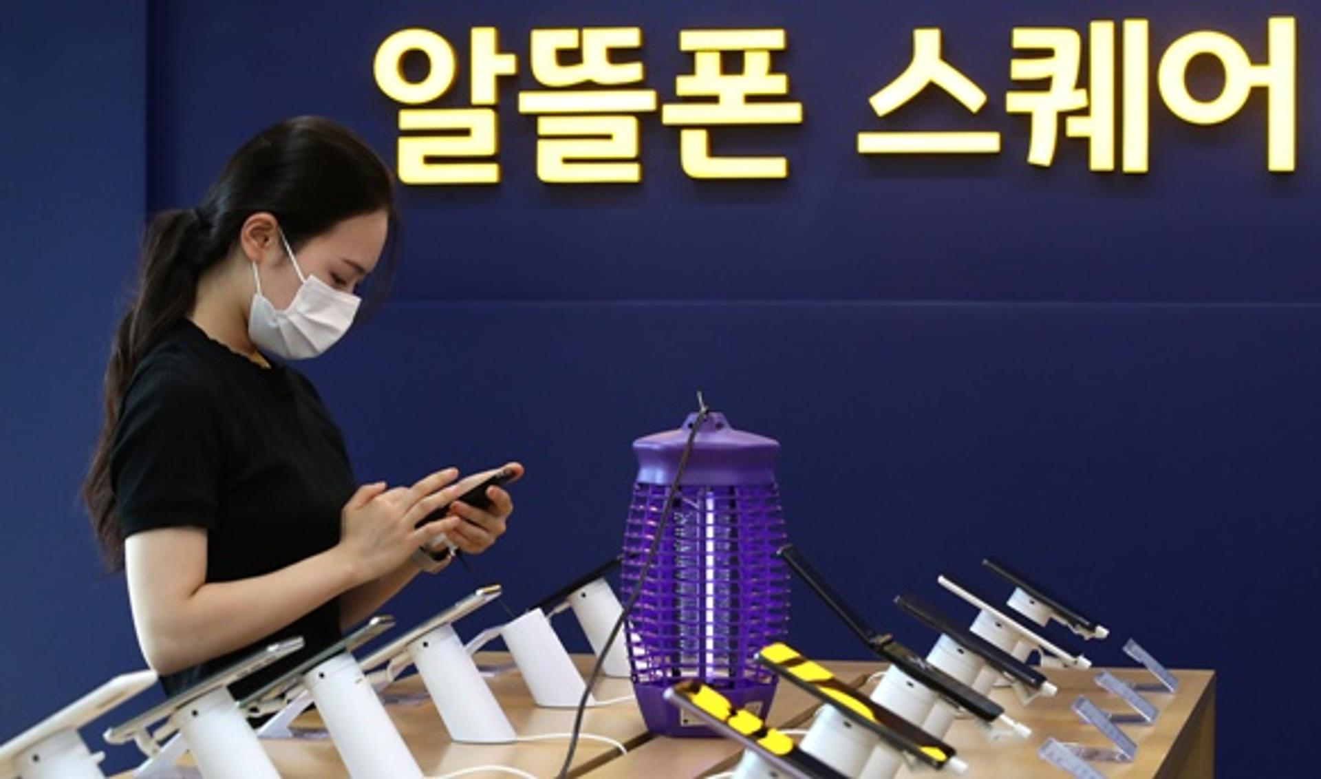 '알뜰폰' 소비자 만족도, 통신 3사 제쳤다… 고물가에 인기↑