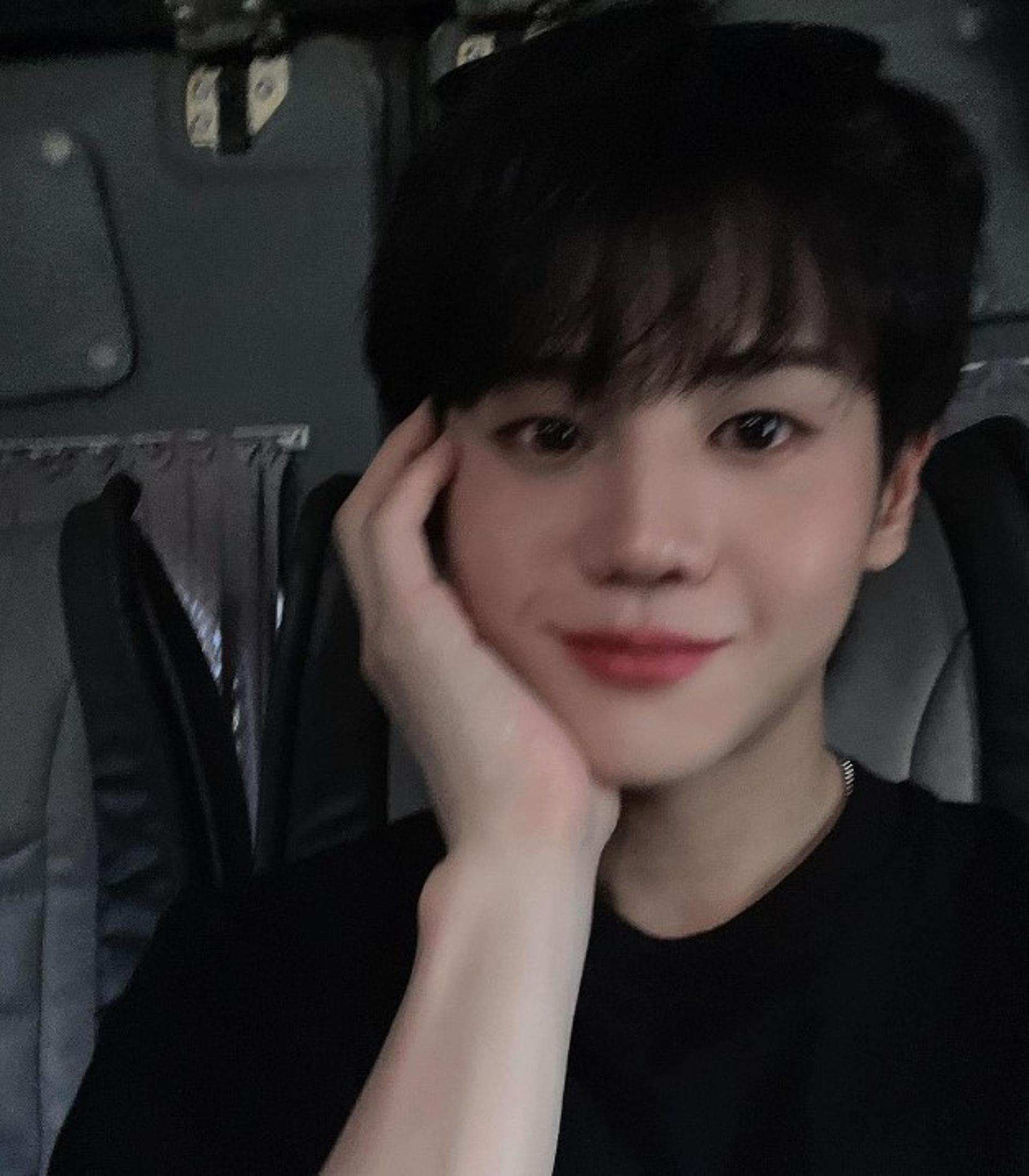 '하이라이트' 양요섭, 팬들에 사과한 이유… "상대적 박탈감 죄송"