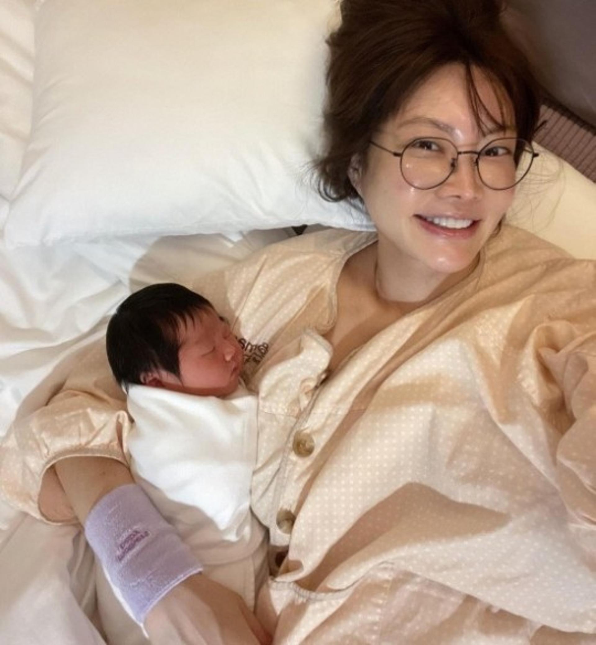 '득녀' 양미라, 조리원 입성… "안 왔으면 어쩔 뻔"