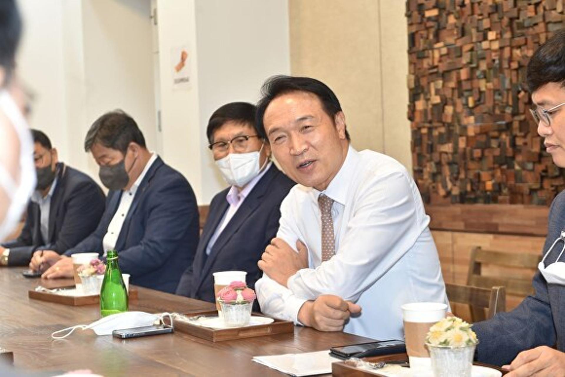 임태희 경기도교육감, 정책시행 1호 '9시등교제 전면자율' 운영