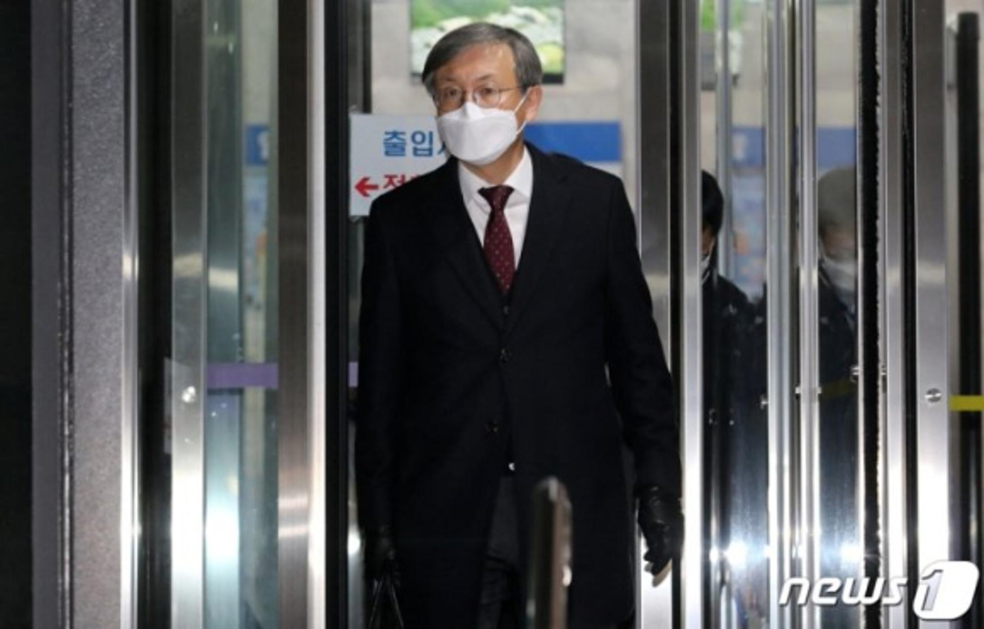 '사의 표명' 한동수 "제대로 일할 수 없는 상황 맞이했다"