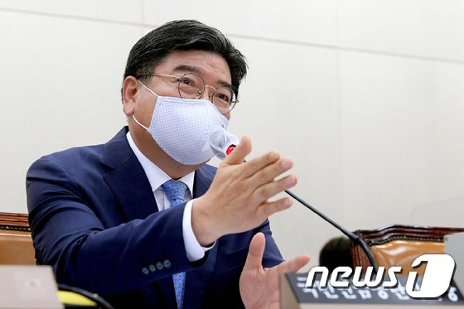 김용진 전 차관, 이천위원장 신청 철회...경제부지사 '유턴'?