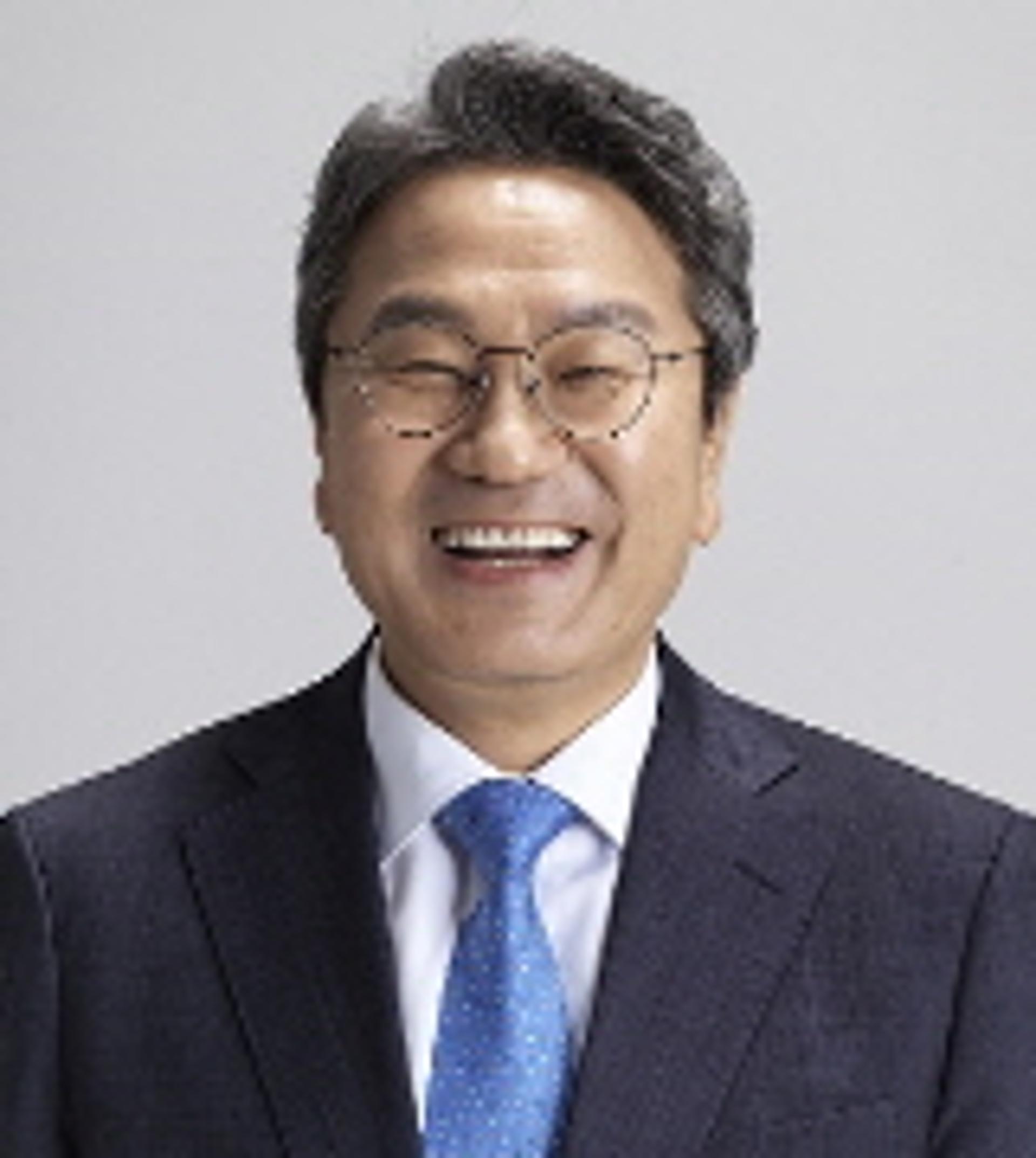 강기정 광주시장 "고위험·위중증 차단···코로나19 대응 전환"