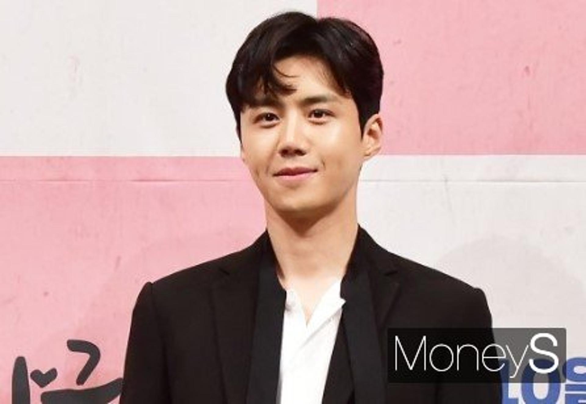 '사생활 논란 9개월 만' 김선호, 복귀 심경 밝힐까