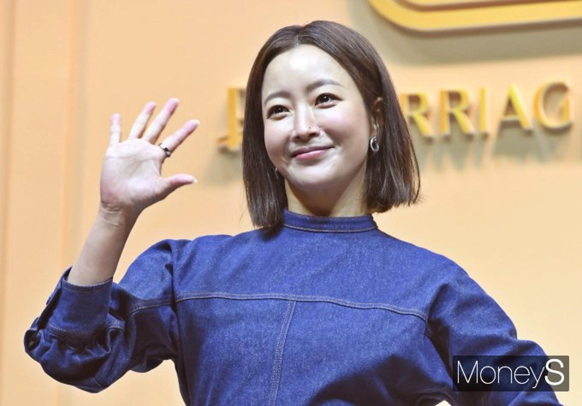 김희선 '블랙의 신부'로 24번째 재발견되나?